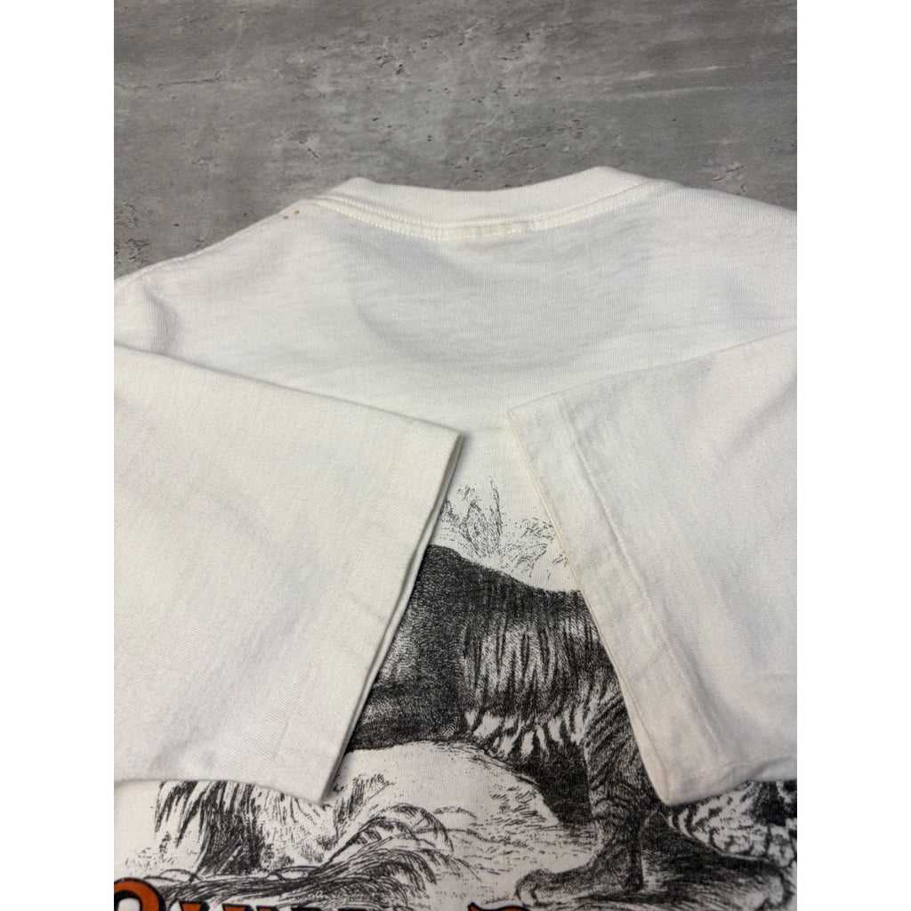 Vintage Banana Republic Travel & Safari Clothing Co Graphic T-Shirt Size Small