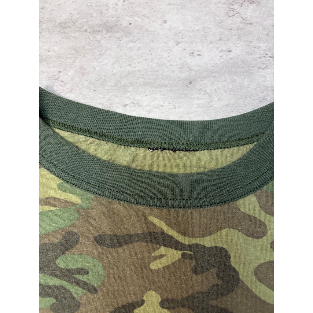 Vintage 1990s Woodland Camo Military T-Shirt Size XL