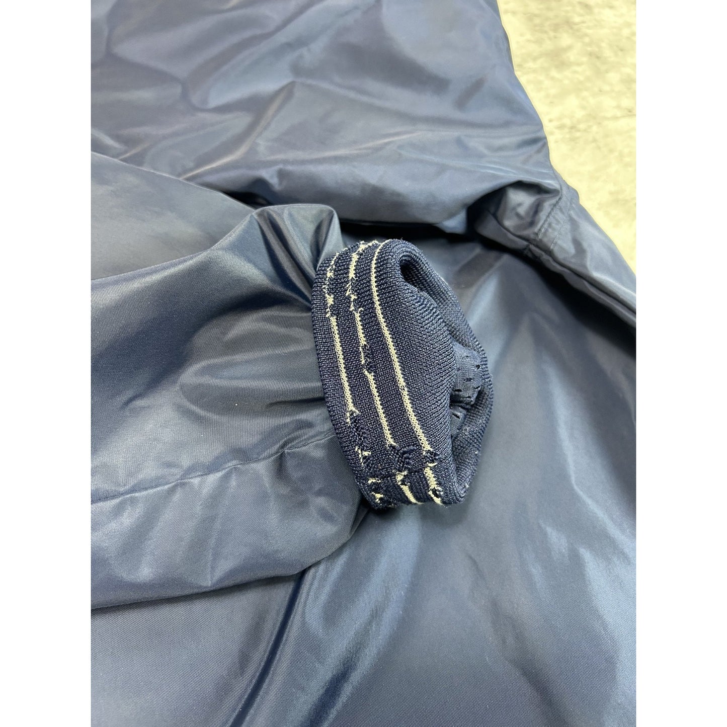 Vintage 90s Nike Embroidered Swoosh Nylon Windbreaker Jacket Size Large