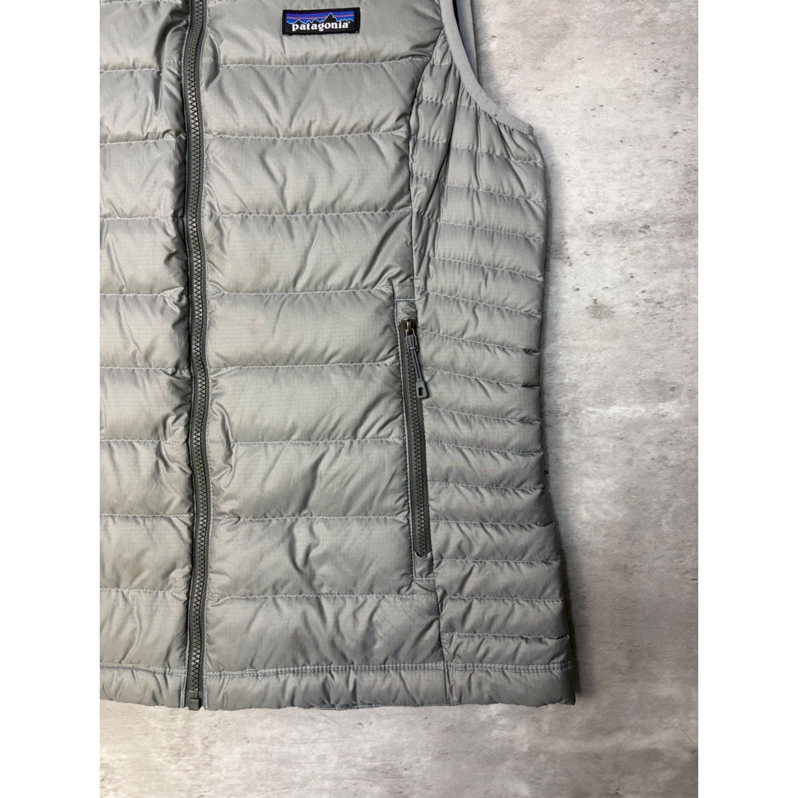 Vintage Womens Patagonia Embroidered Patch Puffer Vest Jacket Size Medium