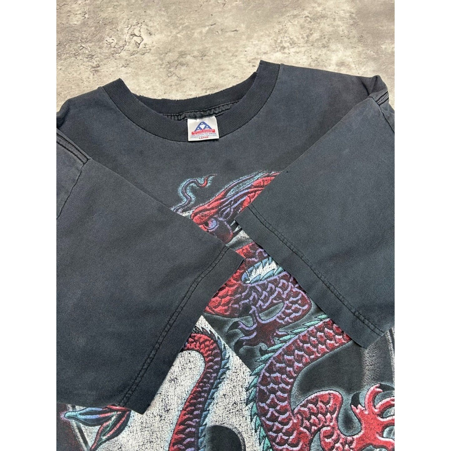 Vintage Y2K Yin & Yang Dragon Graphic T-Shirt Size Large Black