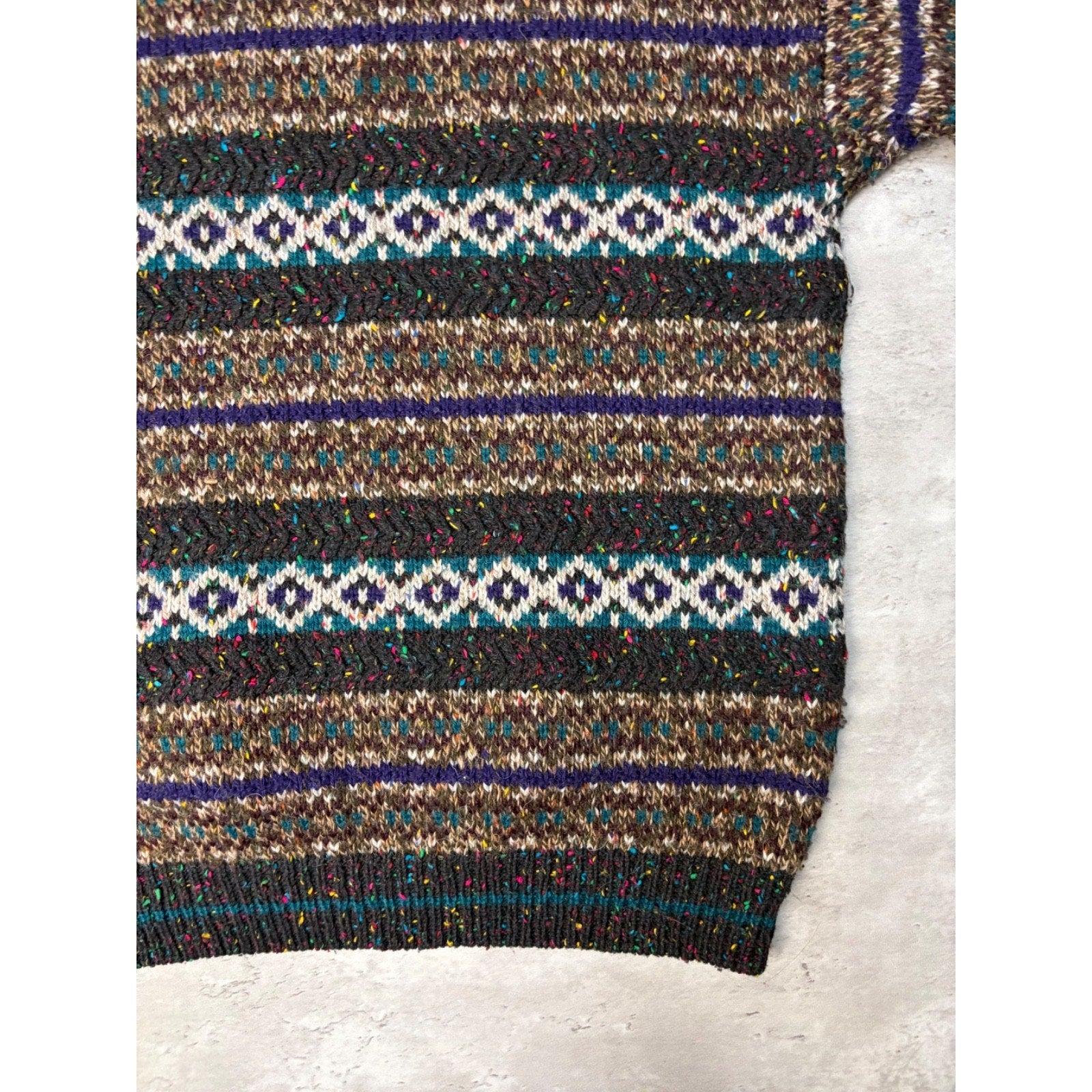 Vintage 80s/90s Jockey Abstract Striped Pullover Knit Sweater Size Medium