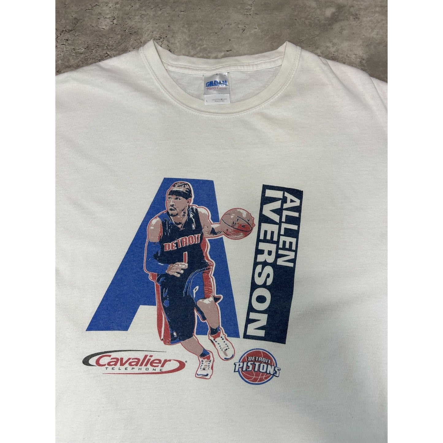 Vintage Allen Iverson #1 Detroit Pistons NBA Player Graphic T-Shirt Size Large