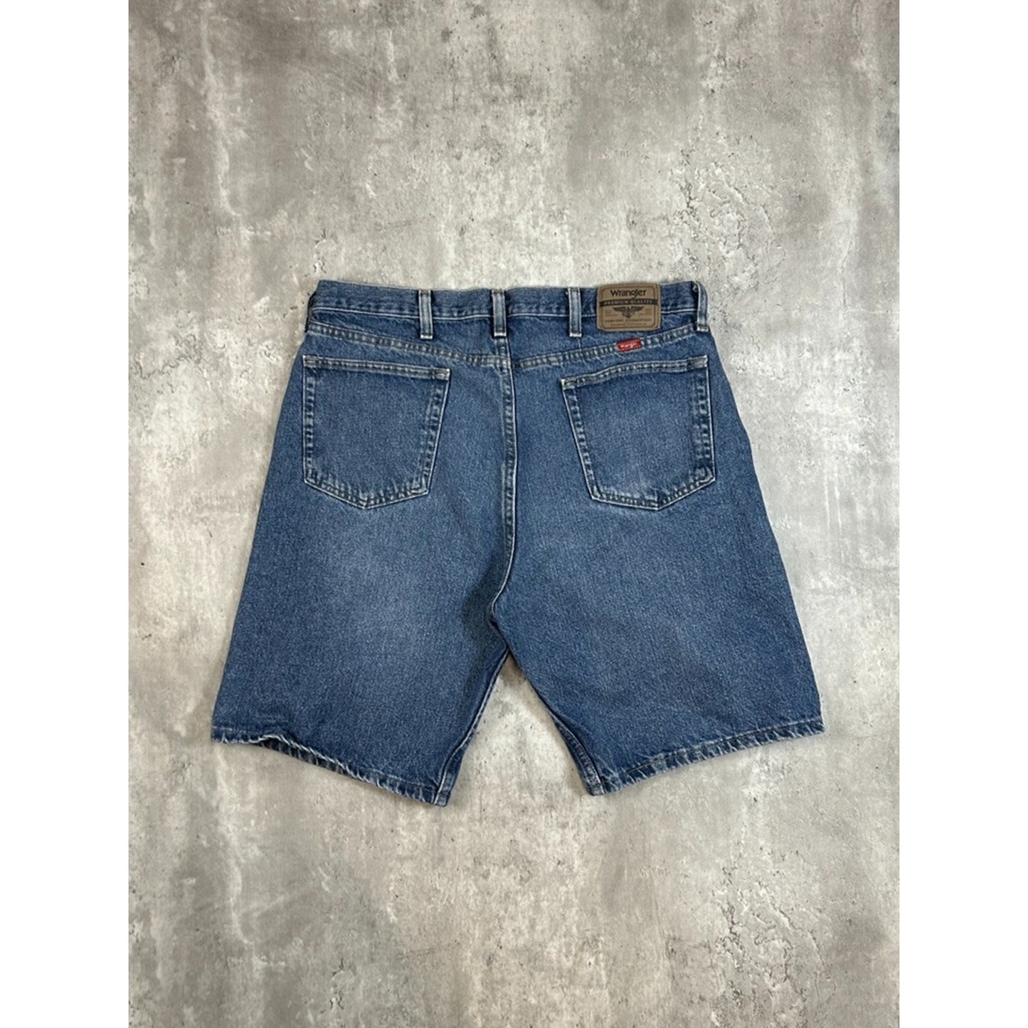Vintage Wrangler Authentics Dark Wash Denim Shorts Size 37 Blue