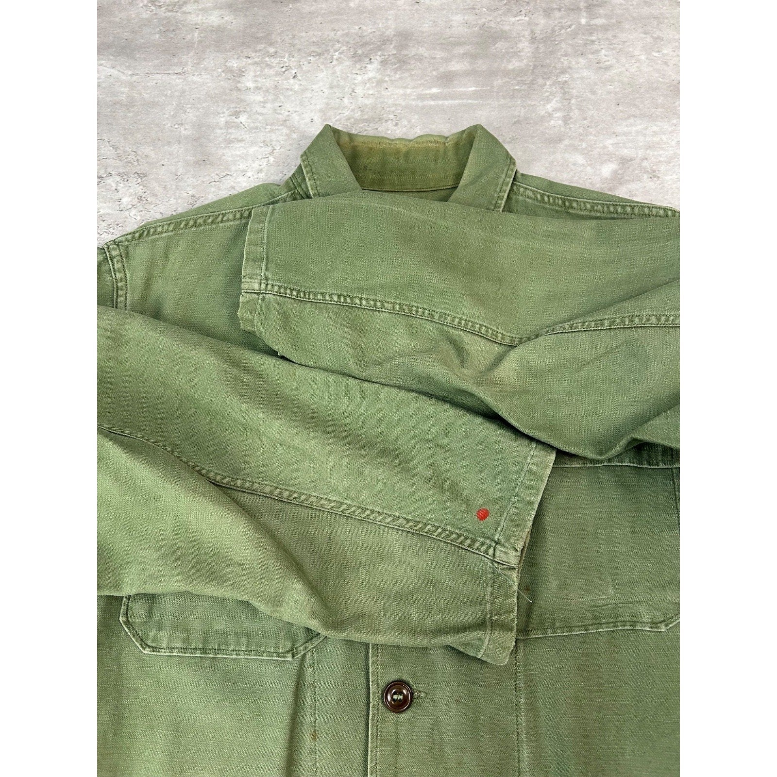 Vintage 1960s US Military OG-107 Cotton Sateen Button Up Shirt Size Small