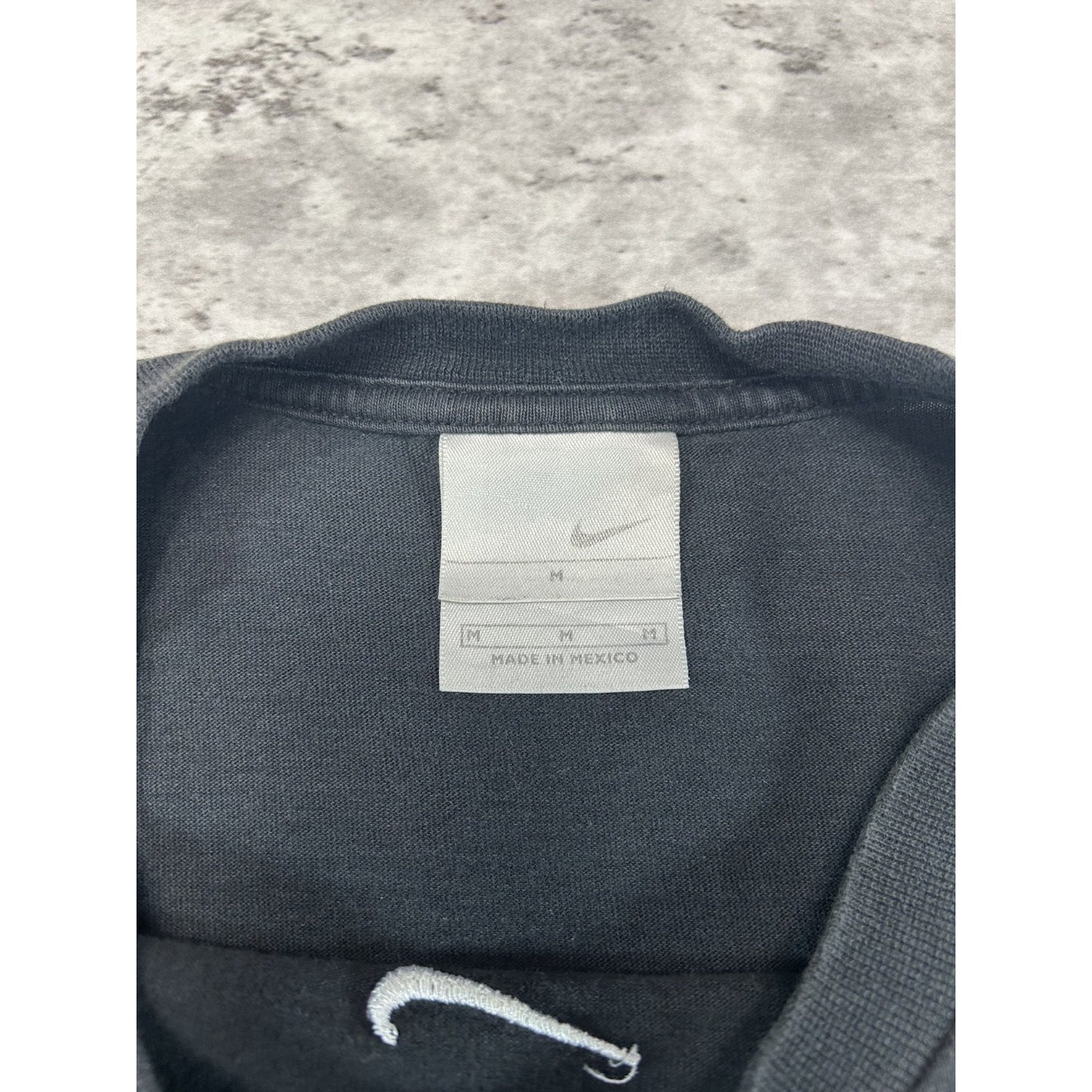 Vintage 2000s Nike Embroidered Middle Swoosh T-Shirt Size Medium Black