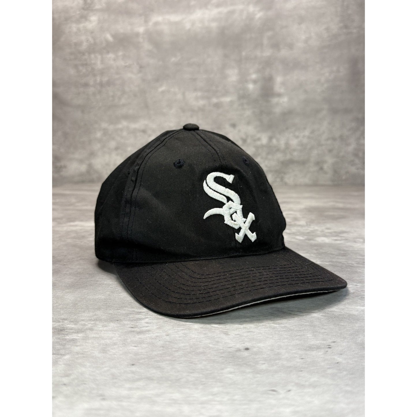 Vintage 90s Chicago White Sox MLB Embroidered Logo Baseball Snapback Hat OSFA