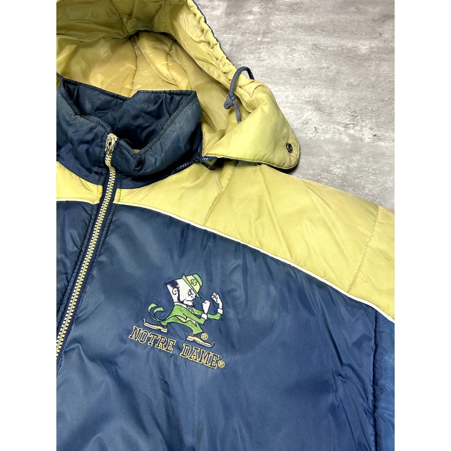 Vintage 90s Notre Dame Fighting Irish NCAA Insulated Jacket Size Large XL