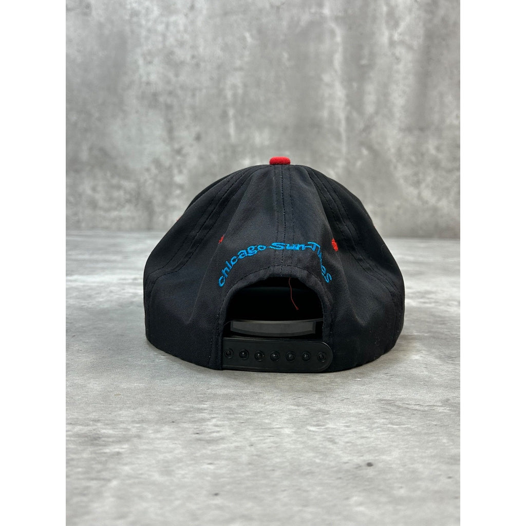 Vintage 90s Chicago Bulls NBA Embroidered Spellout Snapback Hat OSFA
