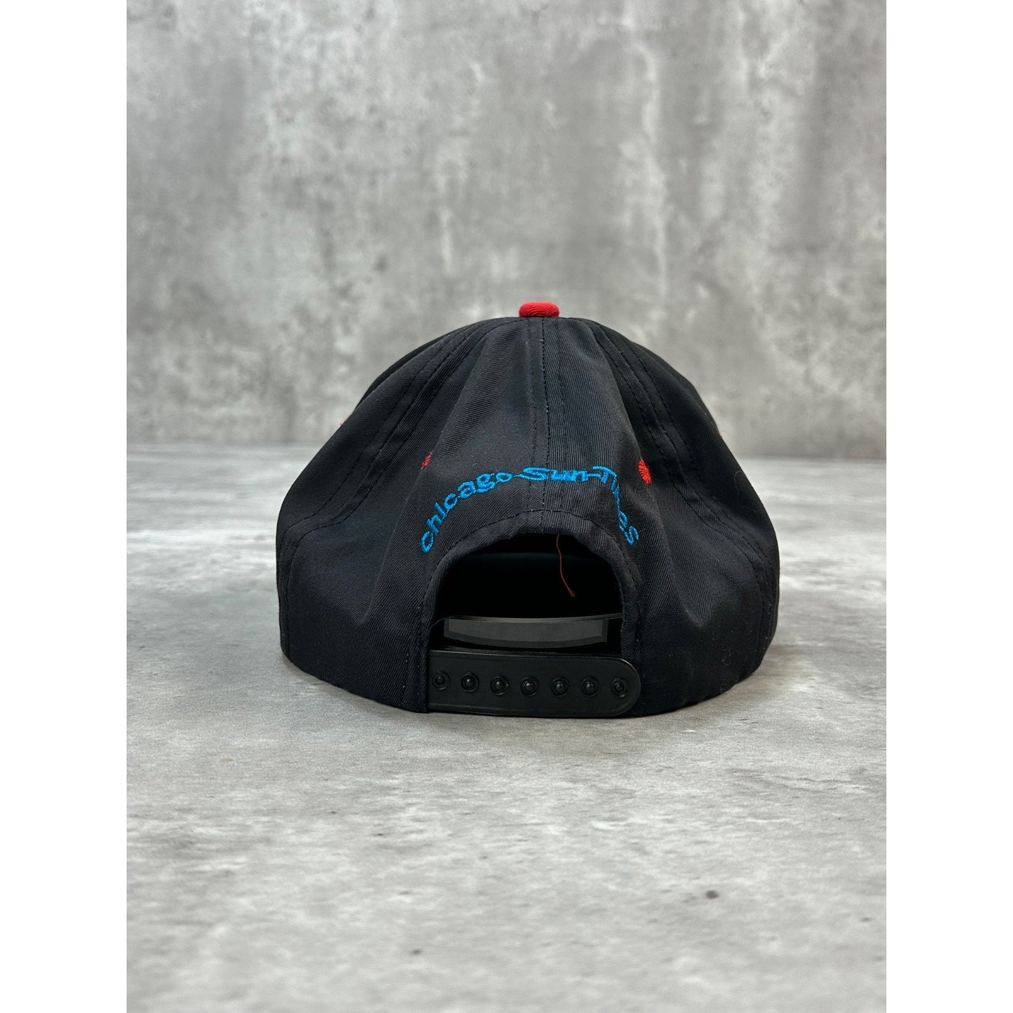 Vintage 90s Chicago Bulls NBA Embroidered Spellout Snapback Hat OSFA