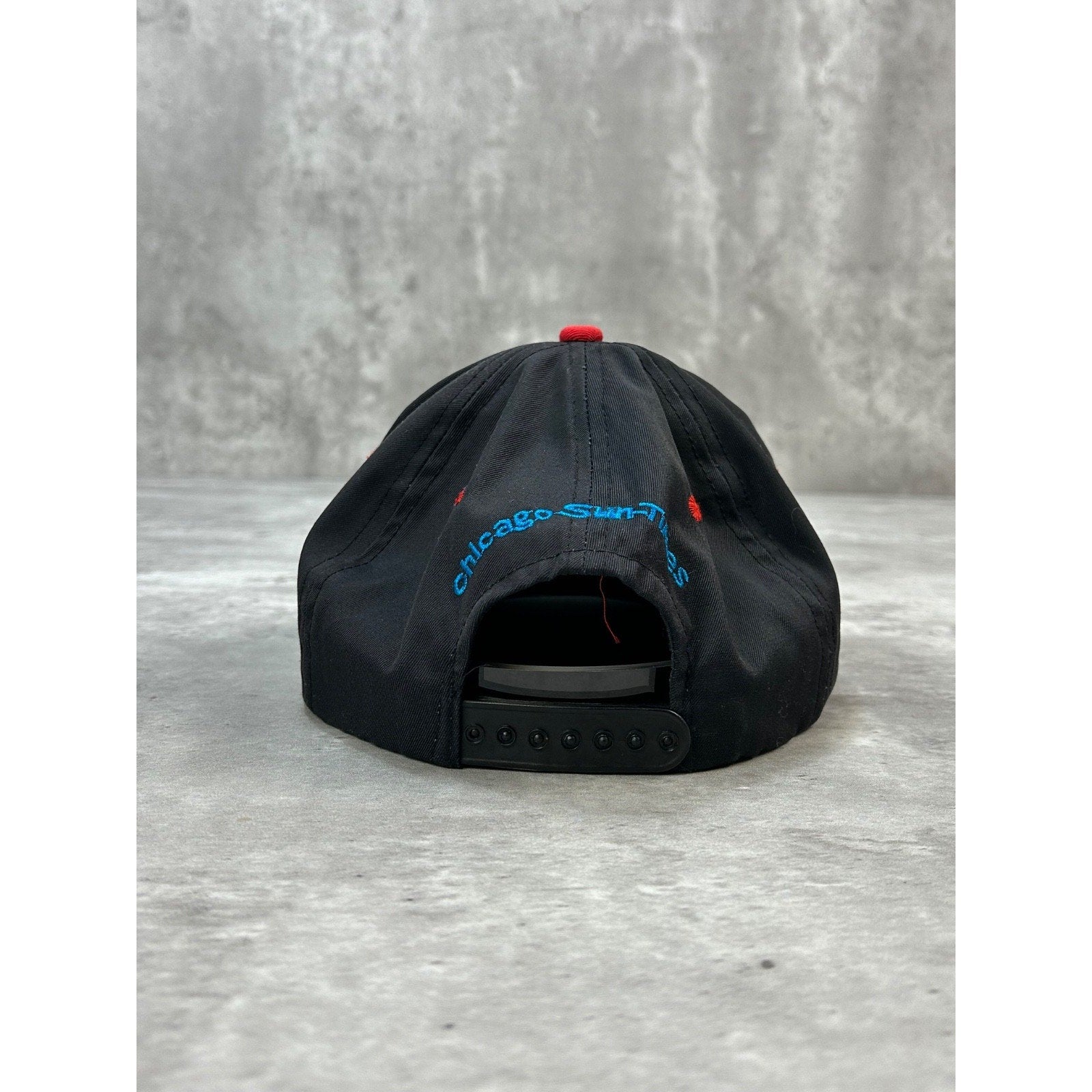Vintage 90s Chicago Bulls NBA Embroidered Spellout Snapback Hat OSFA
