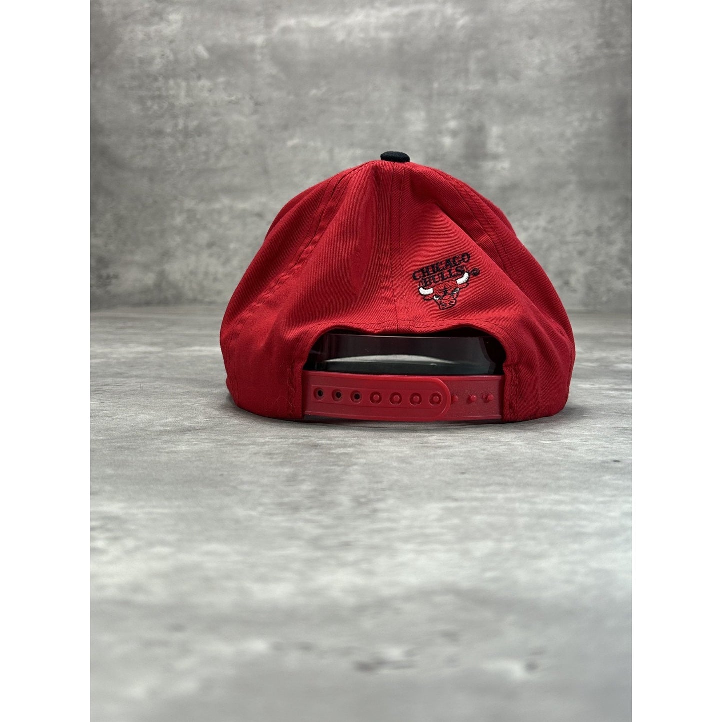 Vintage 90s Chicago Bulls NBA Embroidered Logo Spellout Snapback Hat OSFA YOUTH