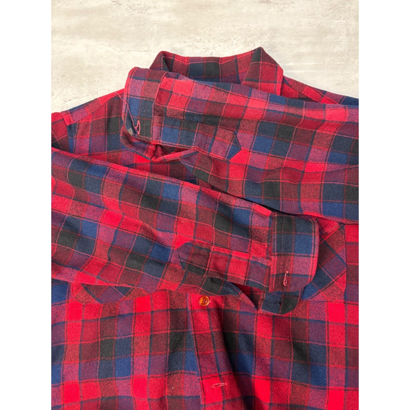 Vintage 80s/90s Pendleton Wool Plaid Long Sleeve Button Up Shirt Size Medium