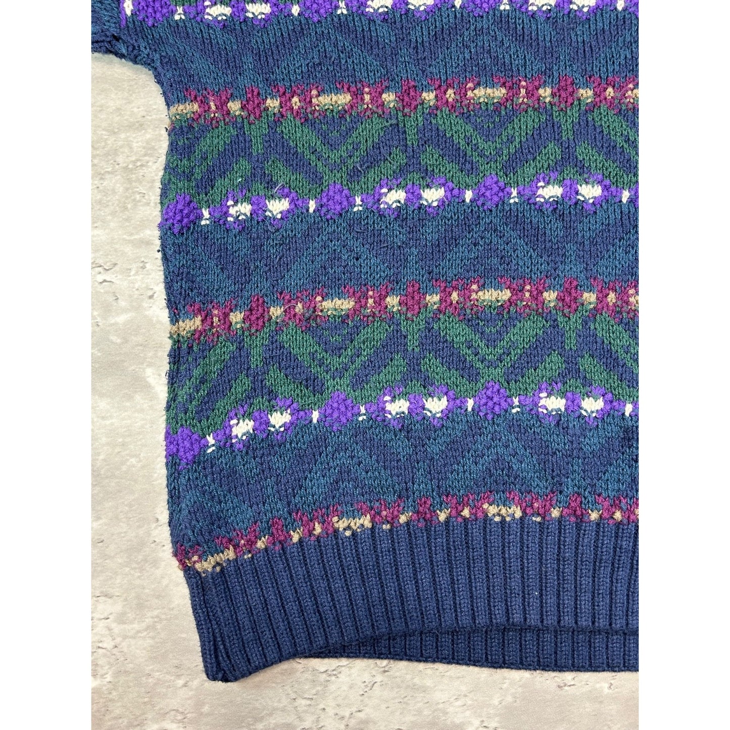 Vintage St Johns Bay Geometric Striped Pullover Knit Sweater Size Medium