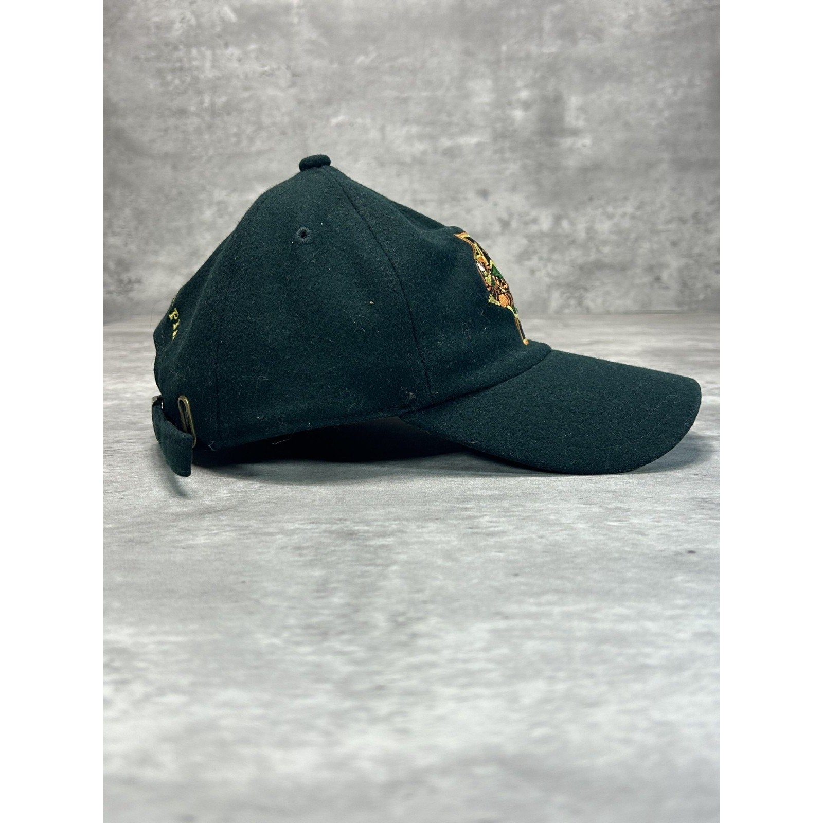 Vintage 90s Disney Winnie The Pooh Embroidered Tigger Strapback Hat OSFA Green