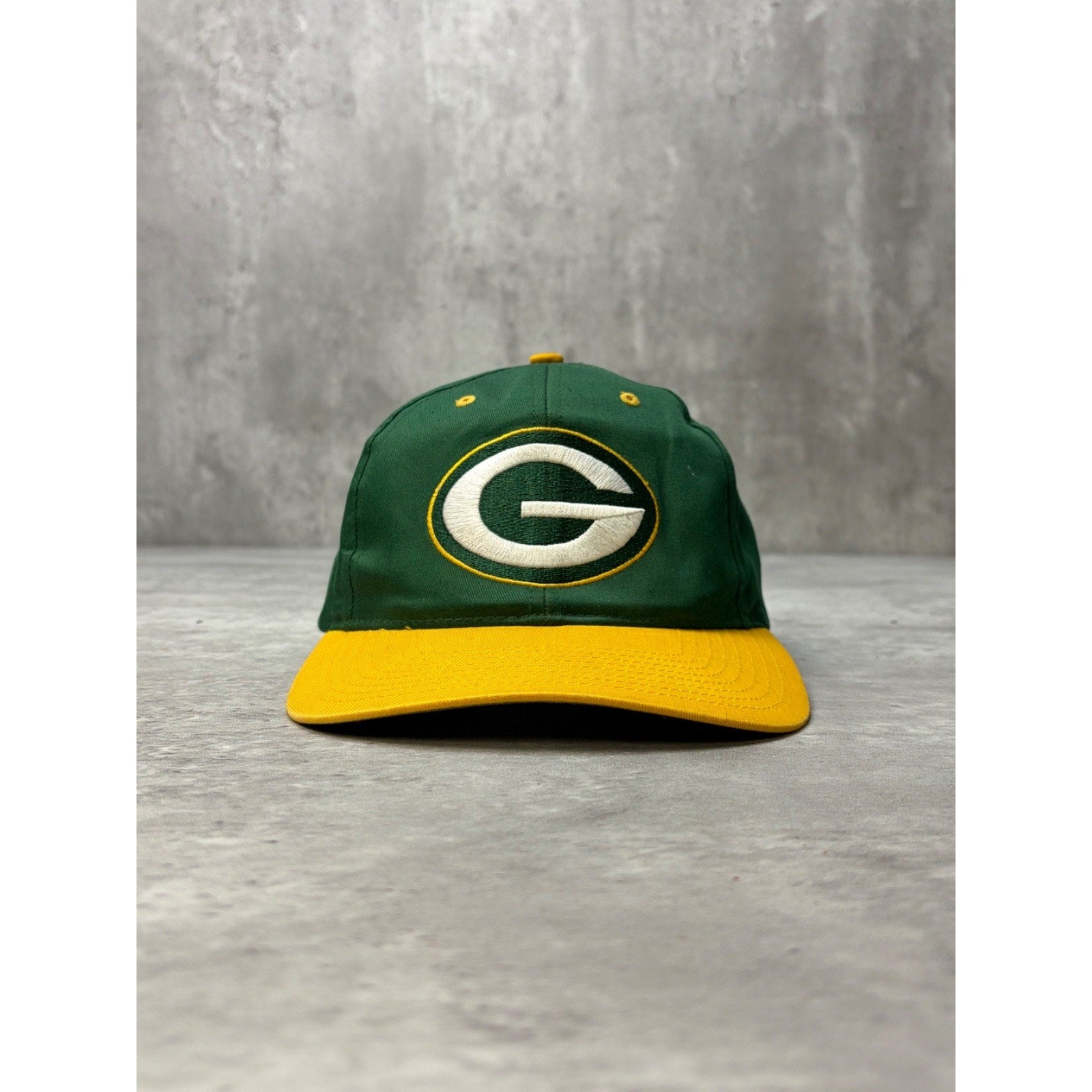 Vintage Green Bay Packers NFL Two Tone Embroidered Snapback Hat OSFA