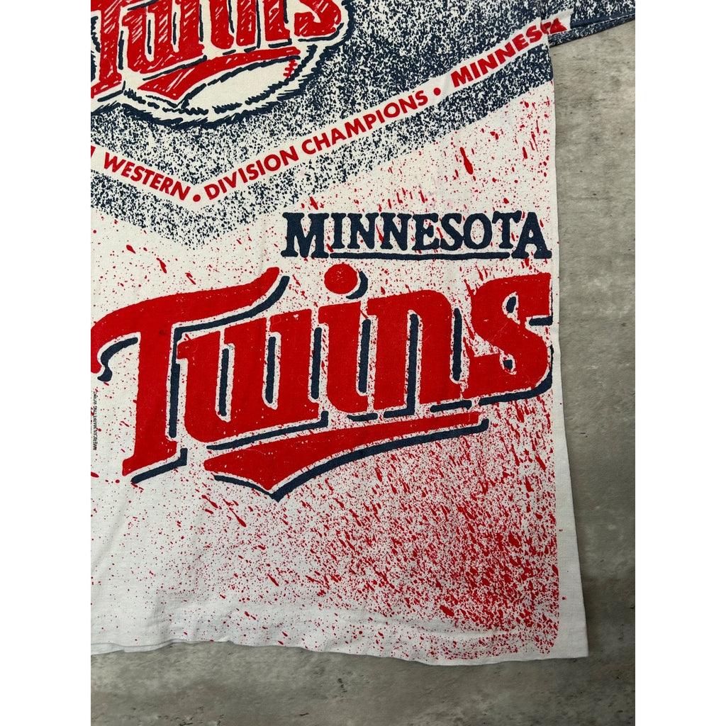 Vintage 90s Minnesota Twins MLB All Over Print Graphic Baseball T-Shirt Sz Large