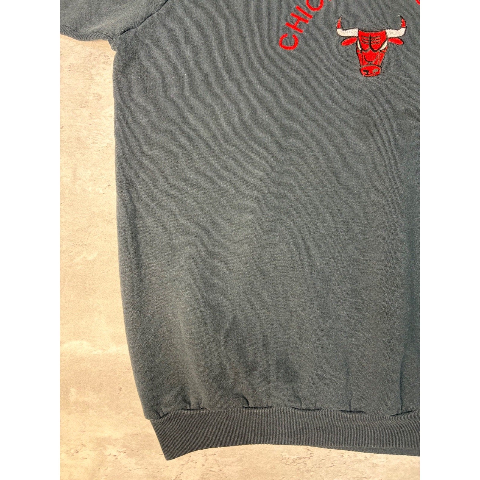Vintage 90s Chicago Bulls NBA Embroidered Logo Spellout Sweatshirt Size XL
