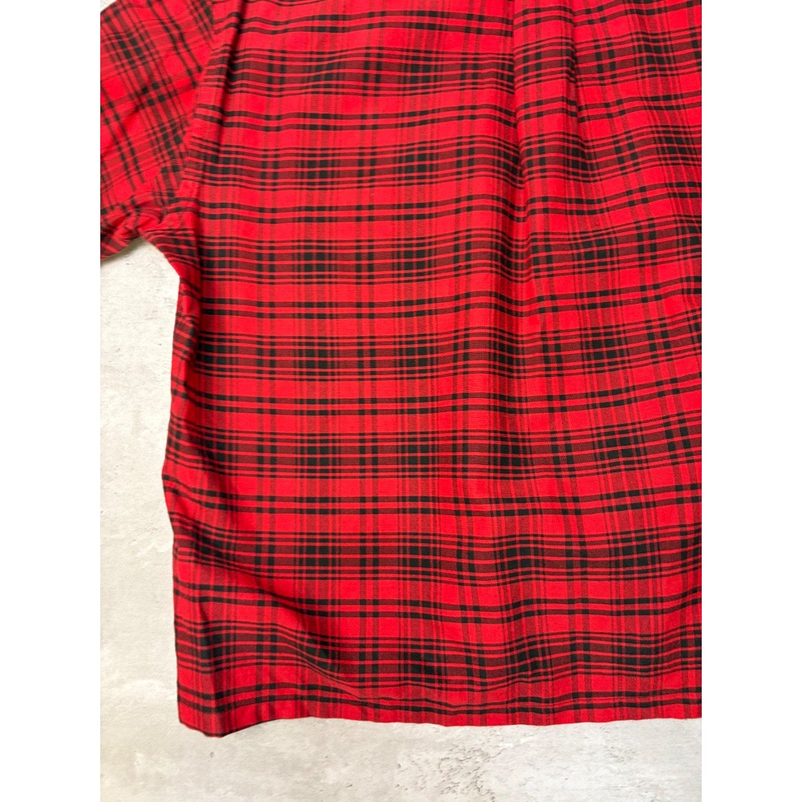 Vintage Tommy Hilfiger Embroidered Crest Plaid Cropped Button Up Shirt Sz Medium