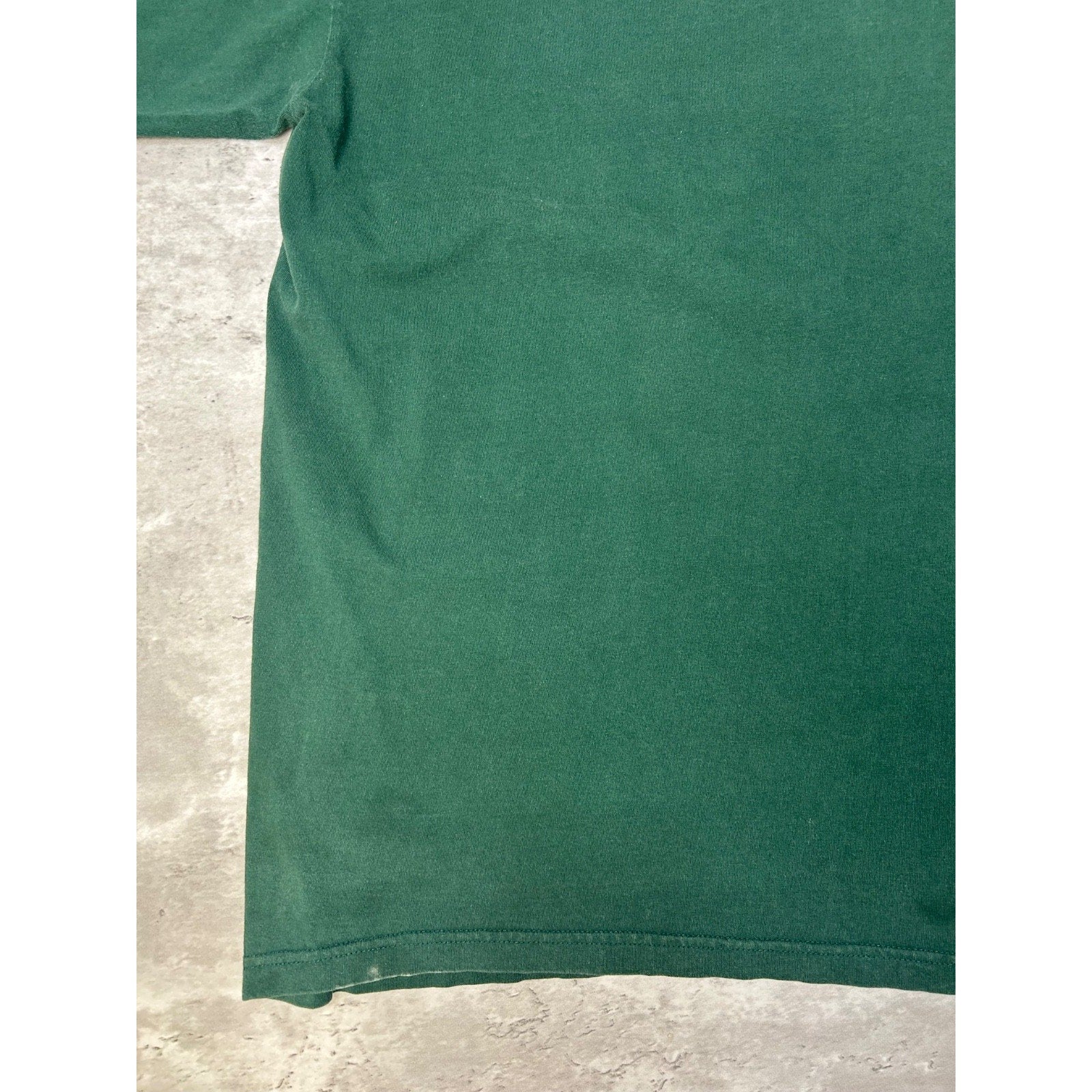 Vintage 1997 Green Bay Packers NFL Spellout Logo Graphic T-Shirt Size Large
