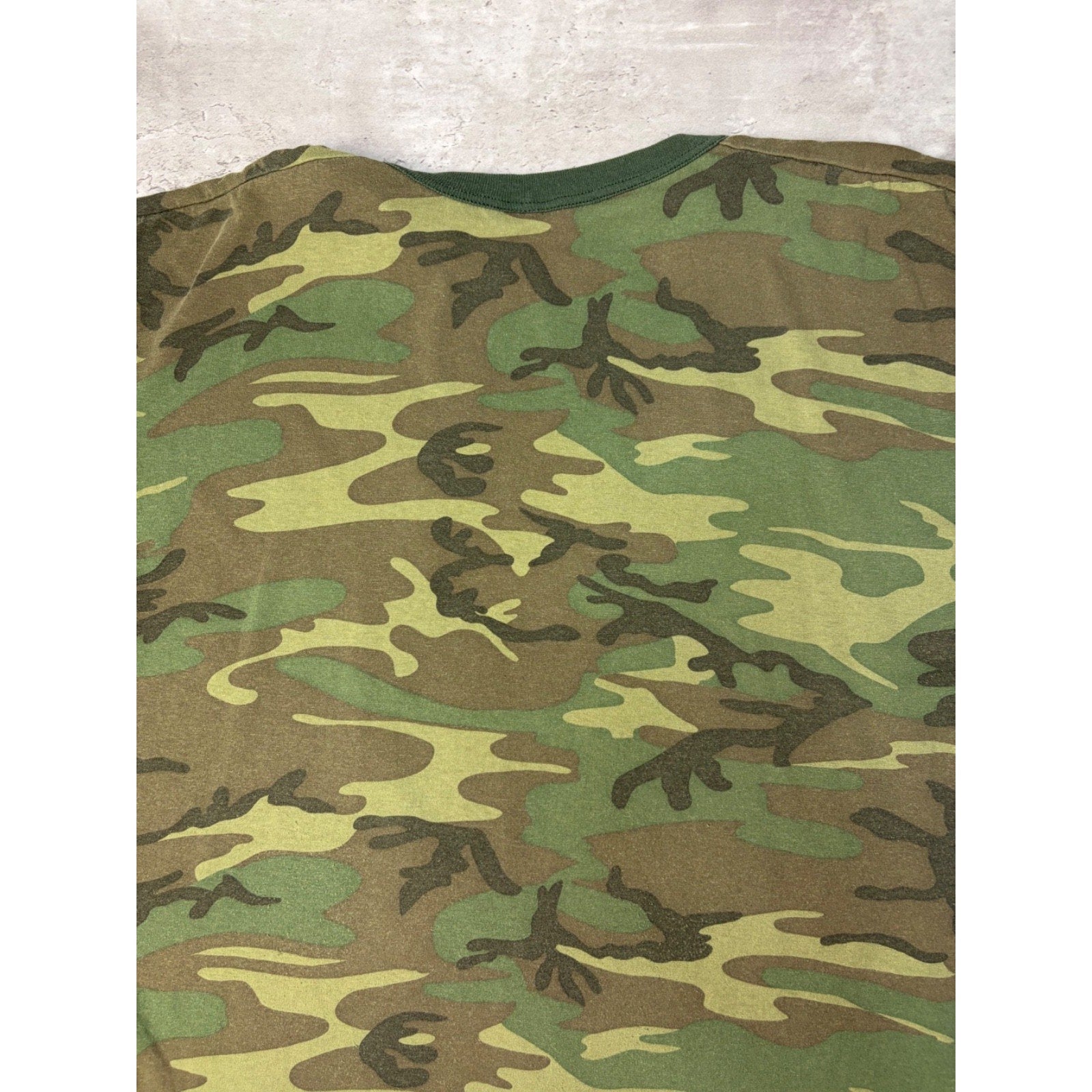 Vintage 1990s Woodland Camo Military T-Shirt Size XL