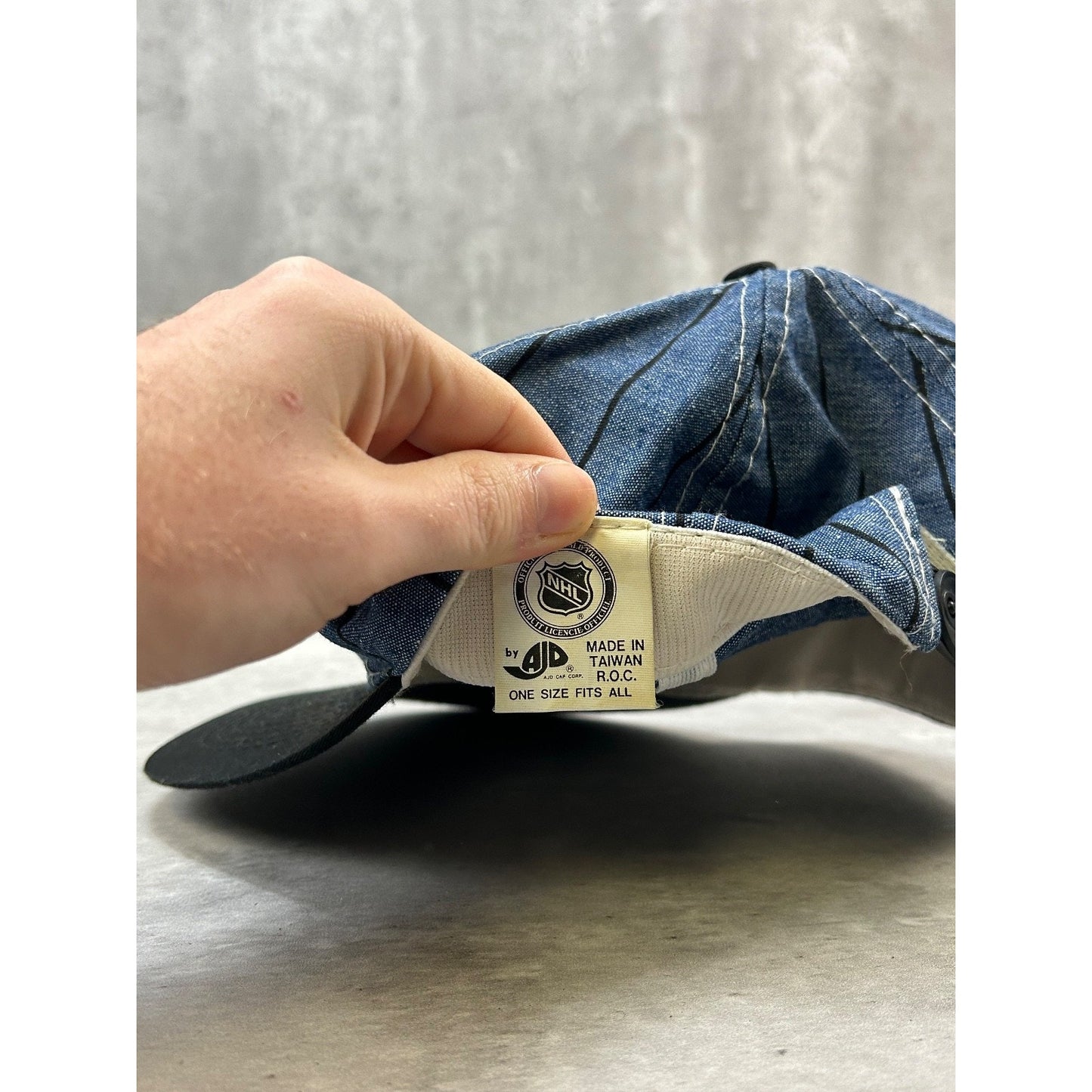 Vintage 90s Pittsburgh Penguins NHL Pinstripe Embroidered Logo Snapback Hat OSFA