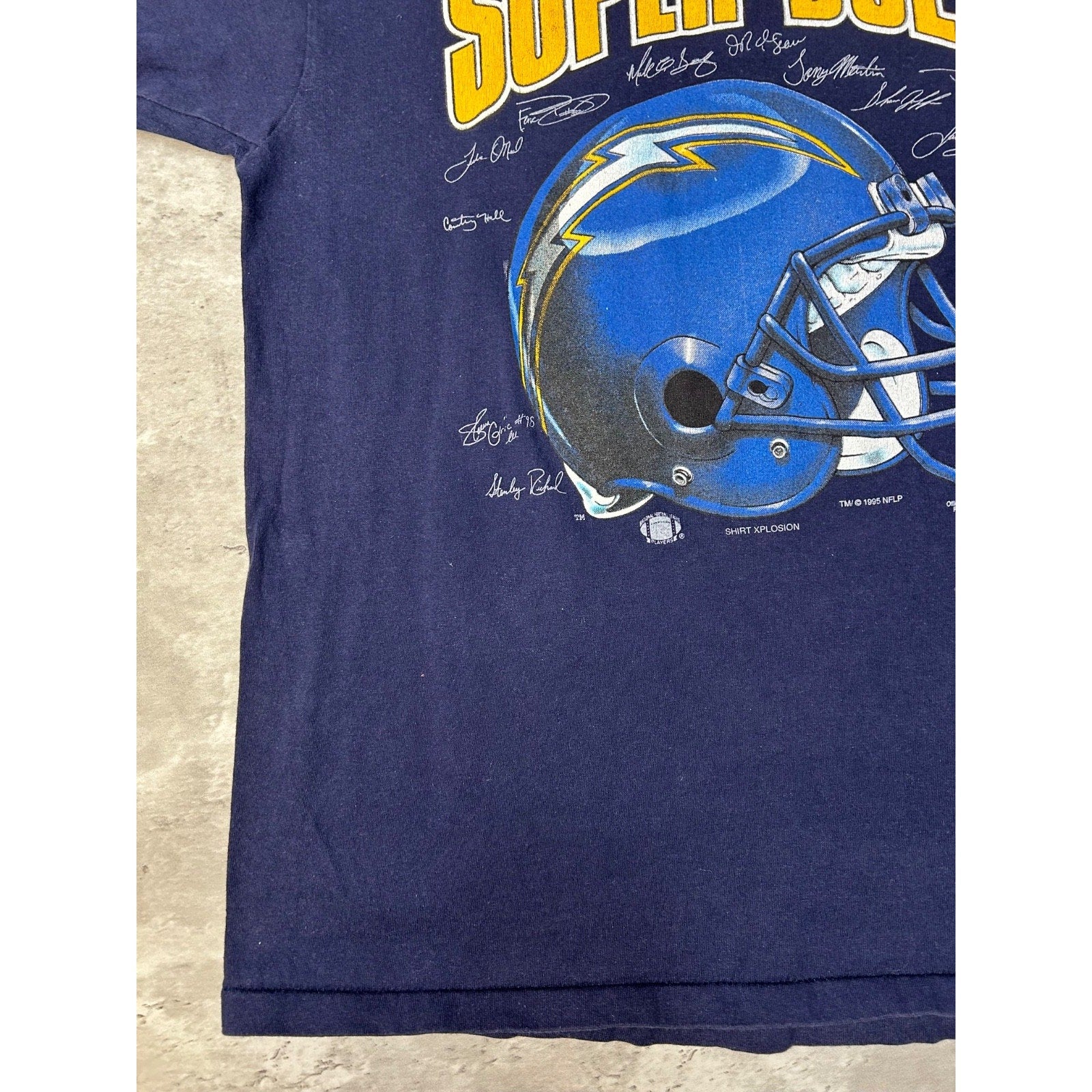 1995 Los Angeles Chargers NFL Super Bolts Helmets Graphic T-Shirt Size Large
