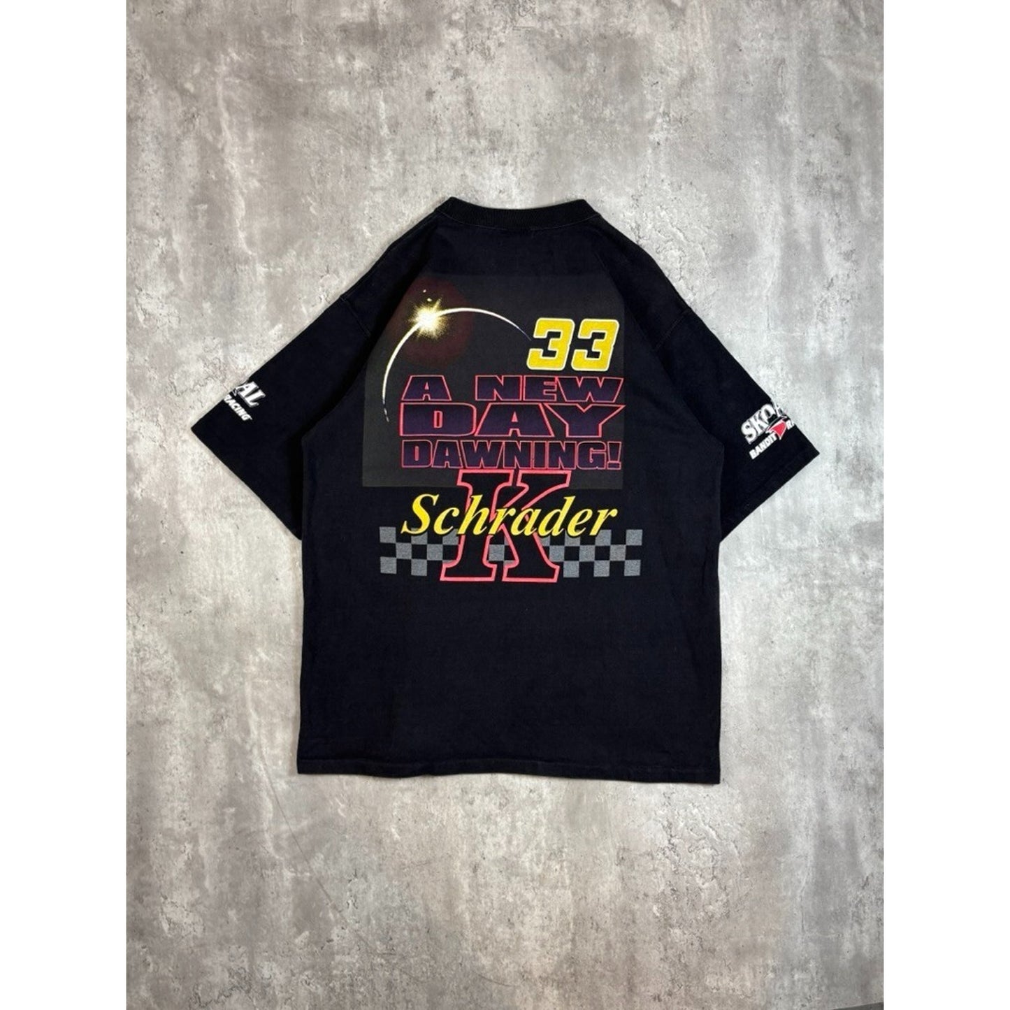 Vintage Ken Schrader #33 Nascar Skoal Racing Car Graphic T-Shirt Size Large