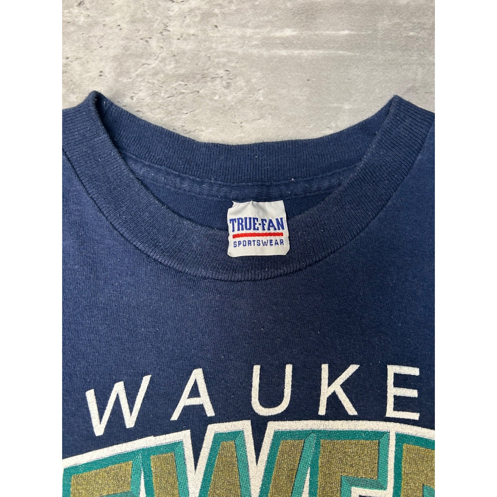 Vintage 1998 Milwaukee Brewers MLB Equipment Graphic Baseball T-Shirt Size Large