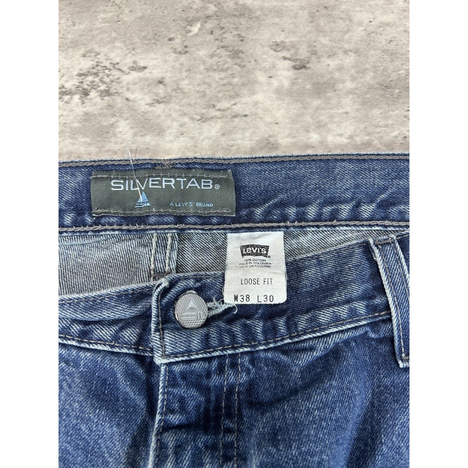Vintage 2000s Levis Silvertab Loose Fit Dark Wash Denim Pants Size 38 Blue