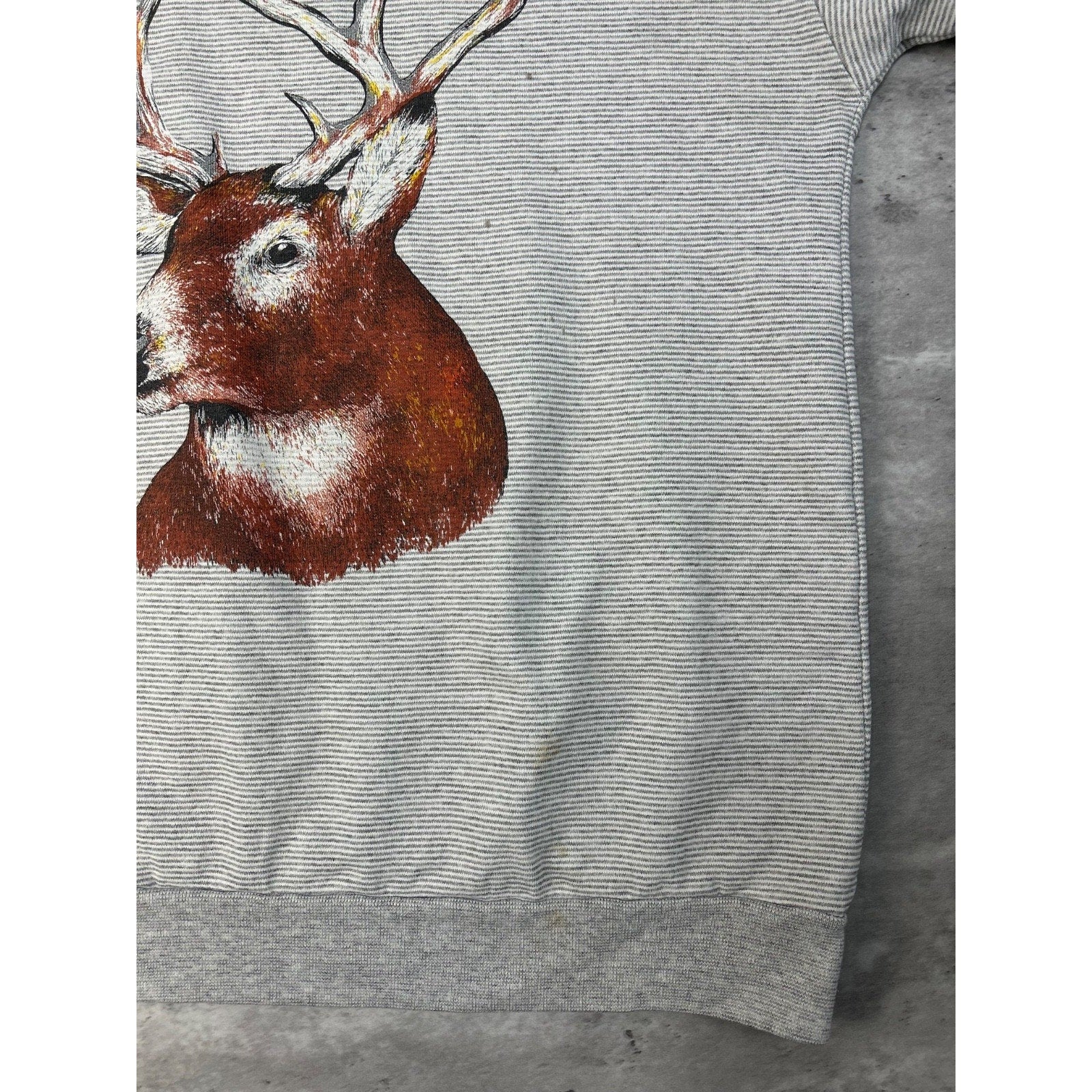 Vintage 90s White Tail Deer Nature Animal Graphic Sweatshirt Size Large