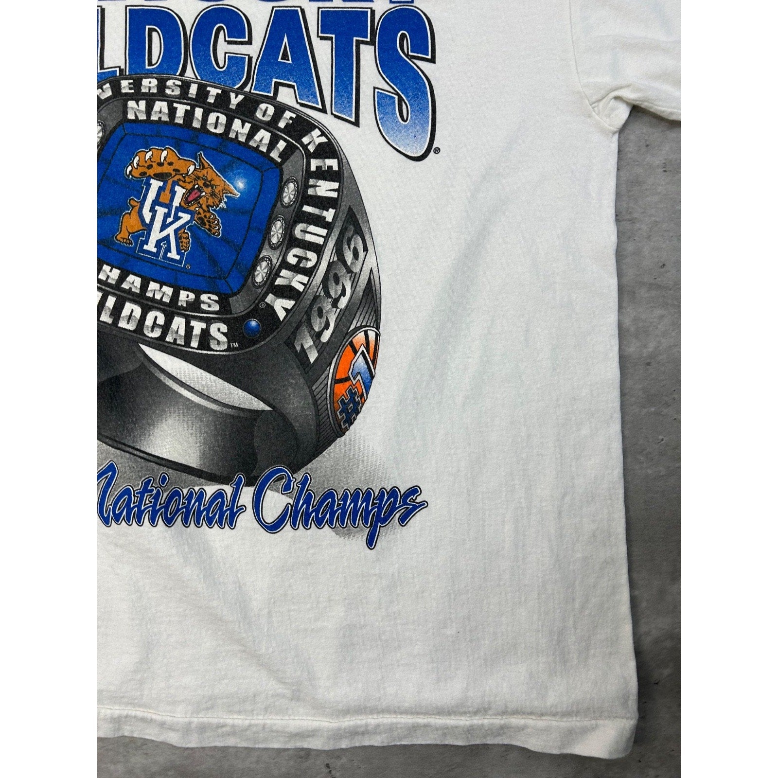 Vintage 1996 Kentucky Wildcats NCAA Basketball National Champs T-Shirt Sz Large