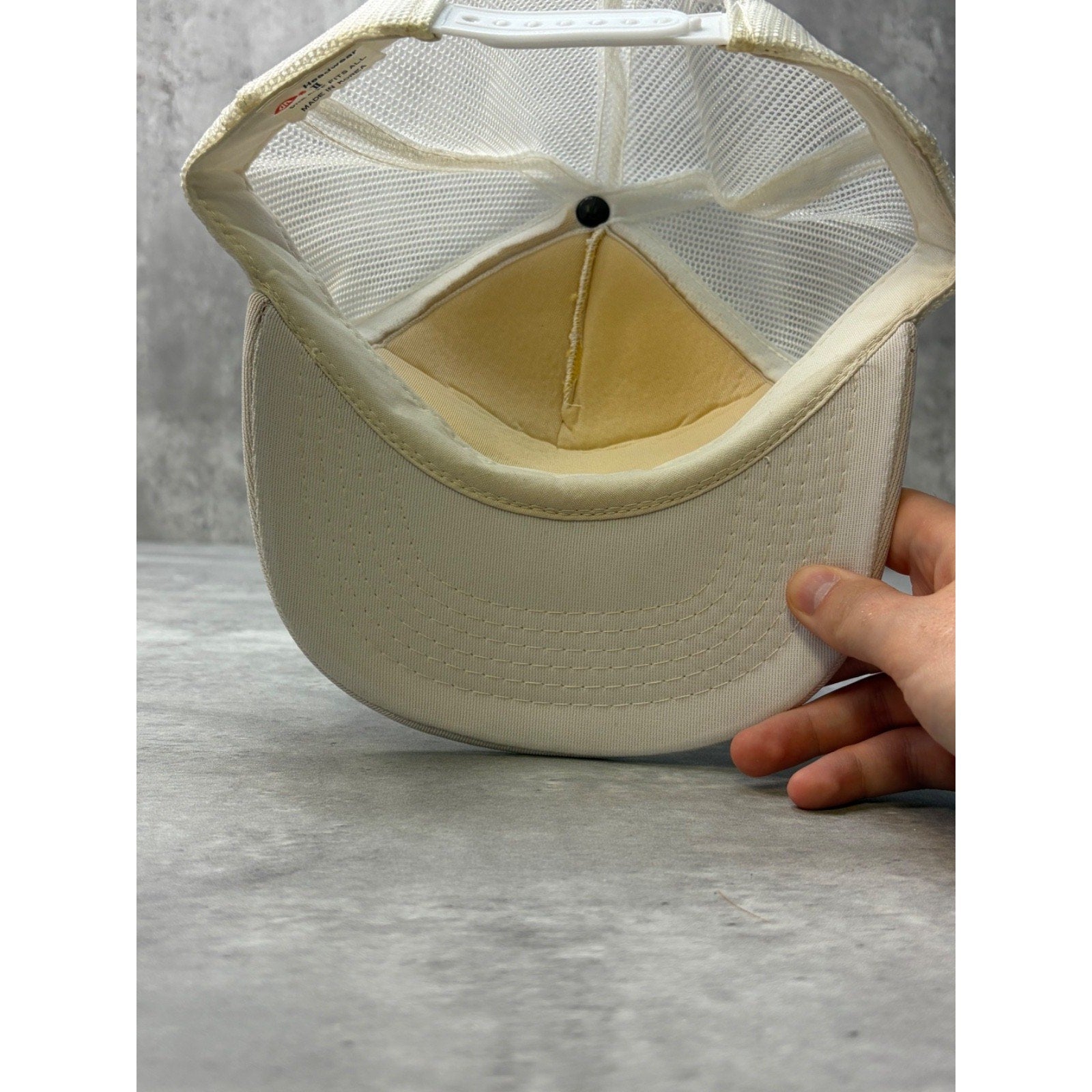 Vintage 80s Quaker State Graphic Logo White Trucker Snapback Hat OSFA