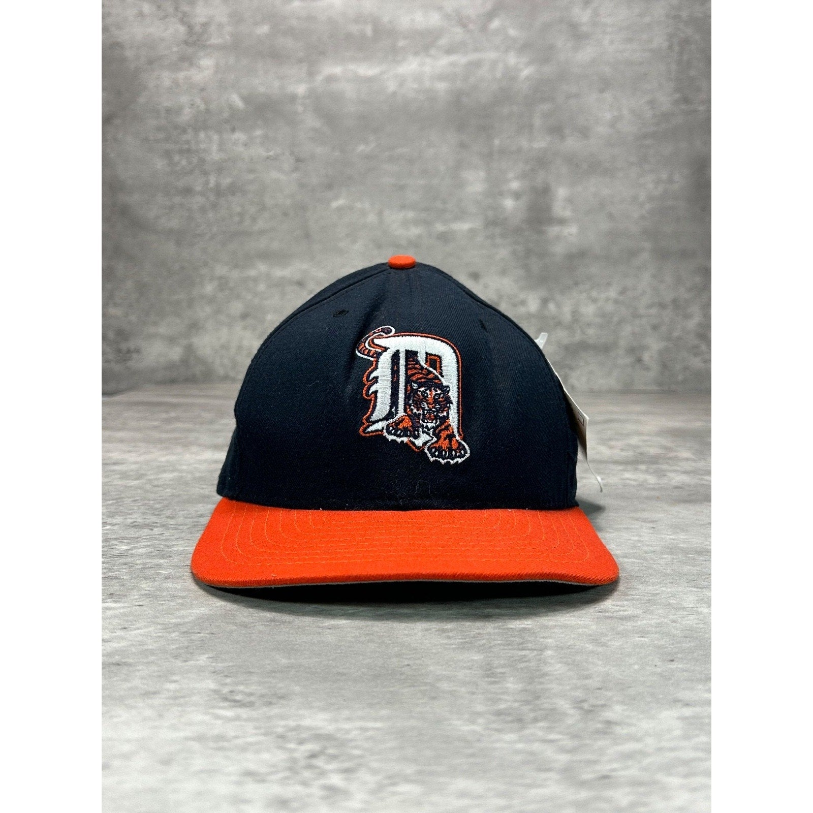 Vintage 90s Detroit Tigers MLB Embroidered Logo Baseball Snapback Hat OSFA