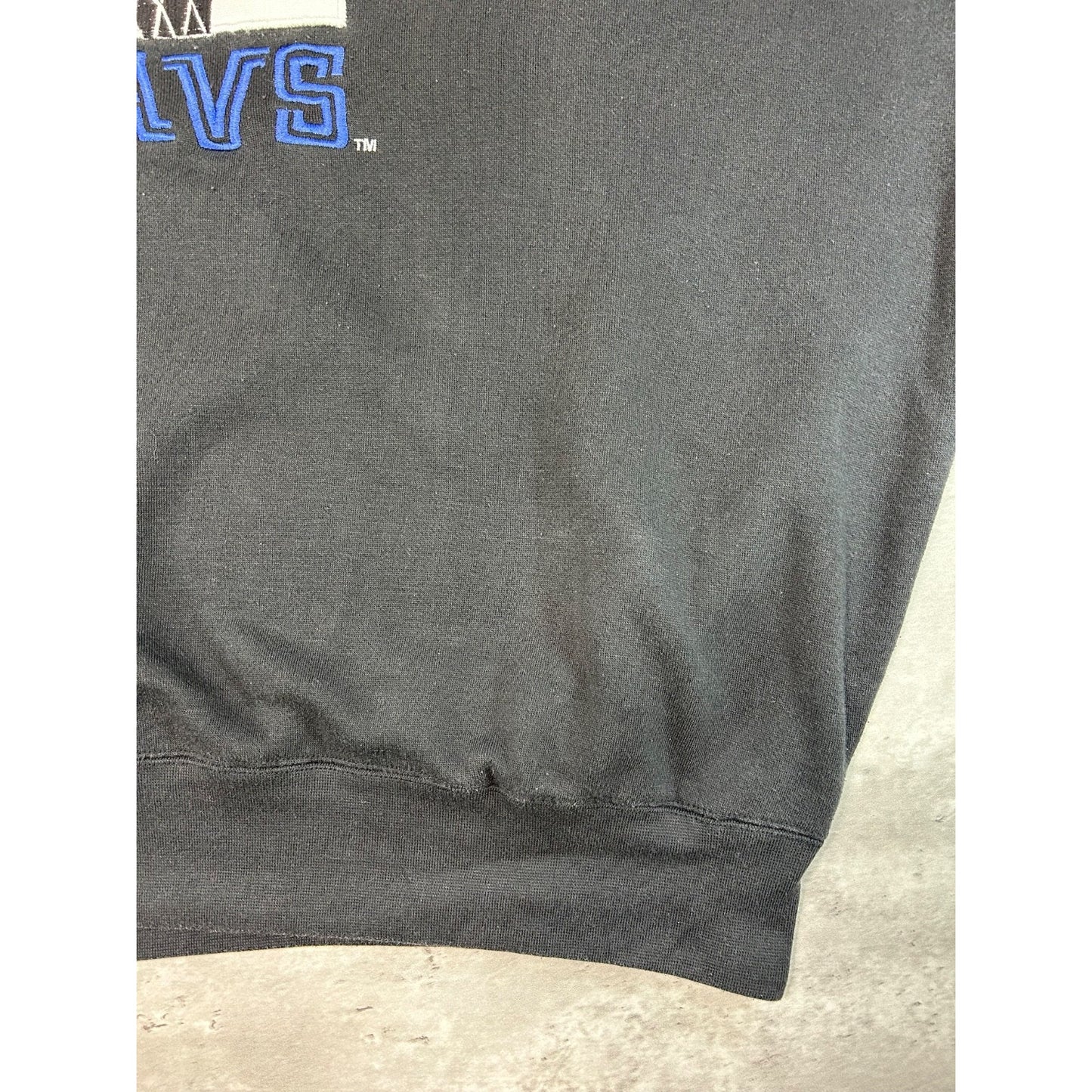 Vintage Cleveland Cavaliers NBA Embroidered Logo Basketball Sweatshirt Size XL