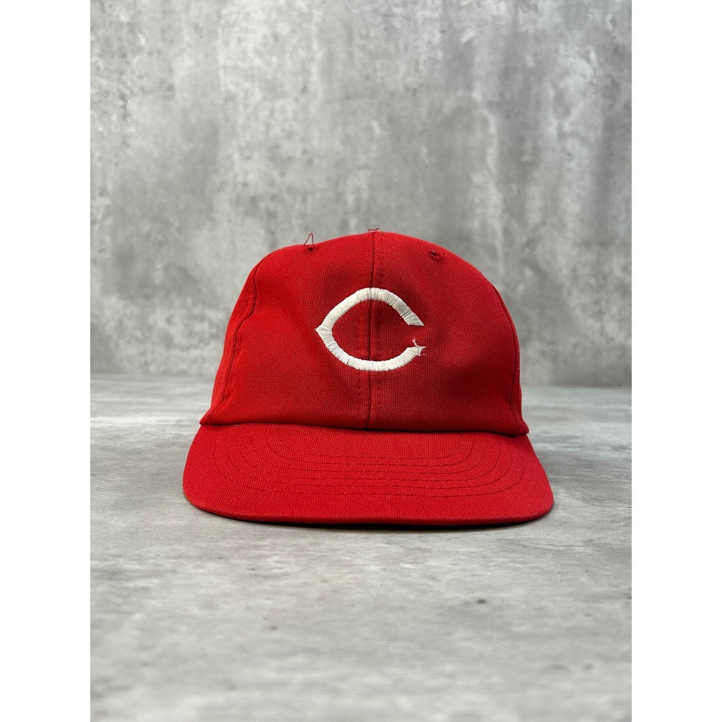 Vintage 90s Cincinnati Reds MLB Embroidered Logo Baseball Snapback Hat OSFA
