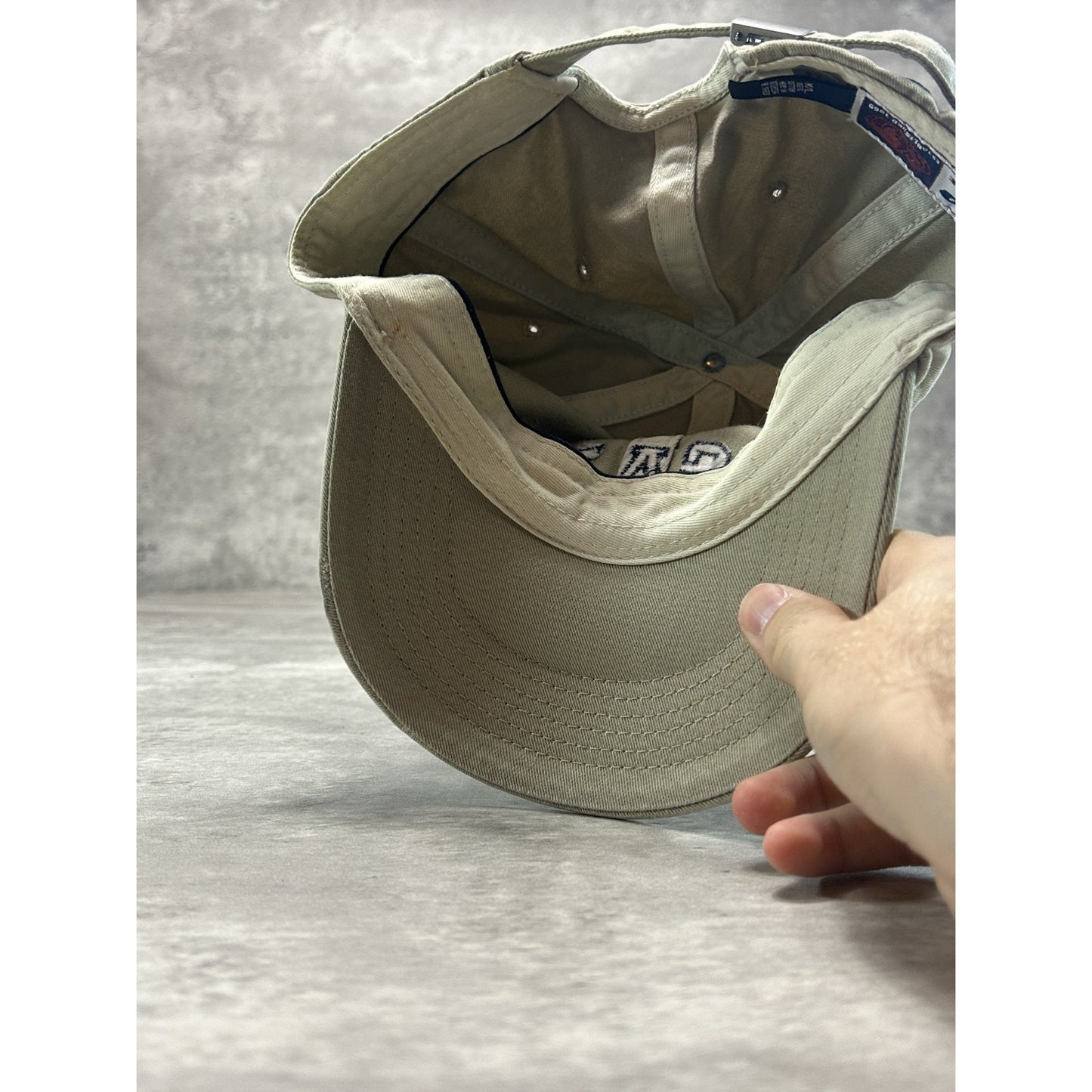 Vintage Gap Embroidered Arc Spellout Strapback Hat OSFA Beige