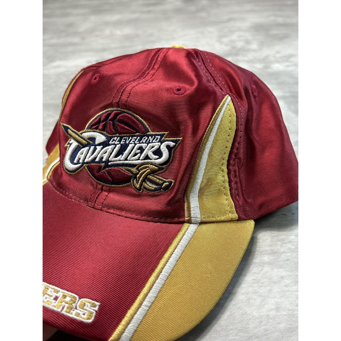 Vintage Cleveland Cavaliers NBA Embroidered Logo Basketball Strapback Hat OSFA