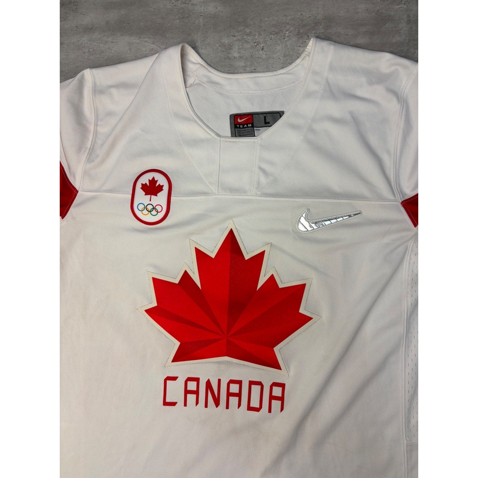 Vintage Team Canada Nike Olympic Hockey Jersey Size Large