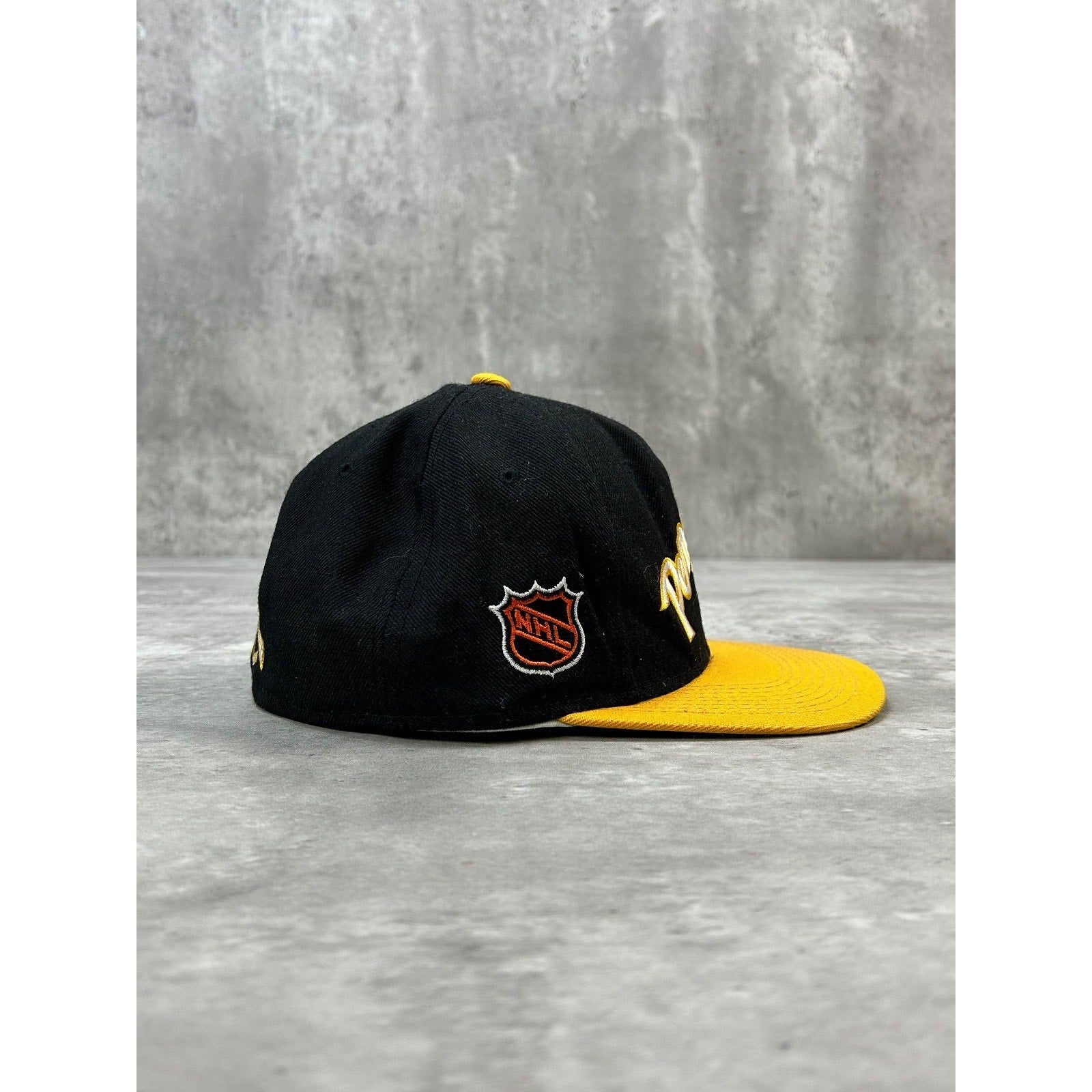 Vintage 90s Pittsburgh Penguins NHL Embroidered Logo Hockey Fitted Hat Sz 6 7/8