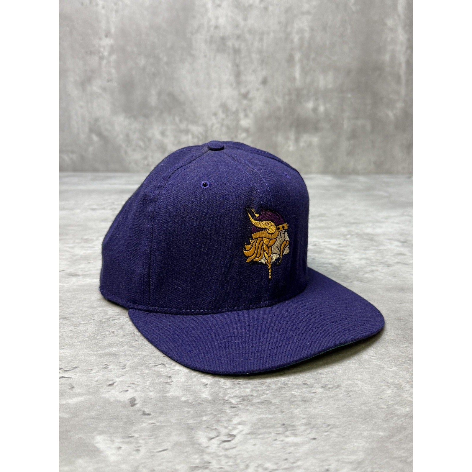 Vintage Minnesota Vikings NFL Embroidered Logo Snapback Hat OSFA