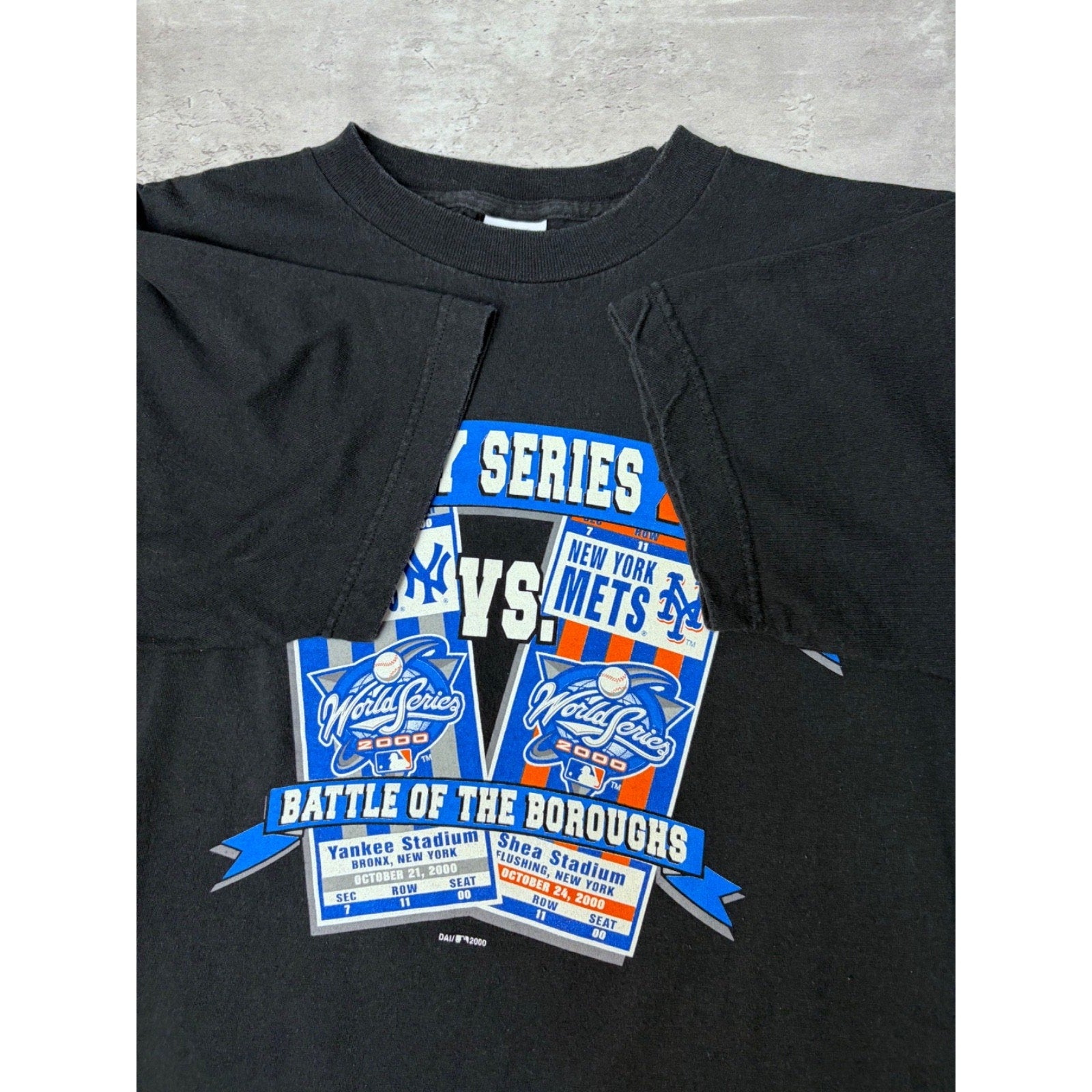 Vintage 2000 Mets Vs Yankees MLB Subway Series Ticket Graphic T-Shirt Sz Medium