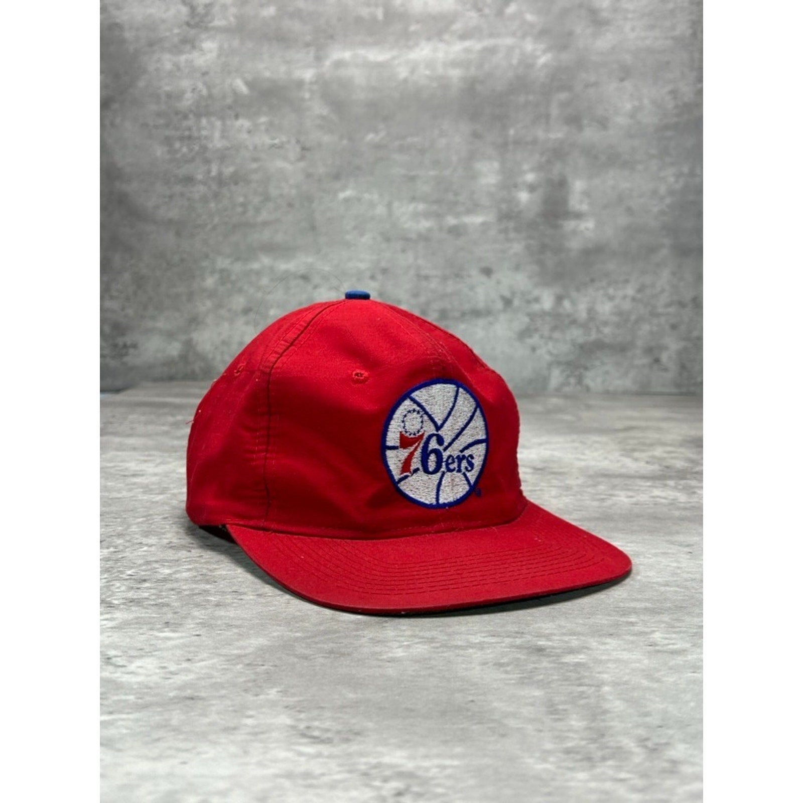Vintage 90s Philadelphia 76ers NBA Embroidered Logo Basketball Snapback Hat OSFA