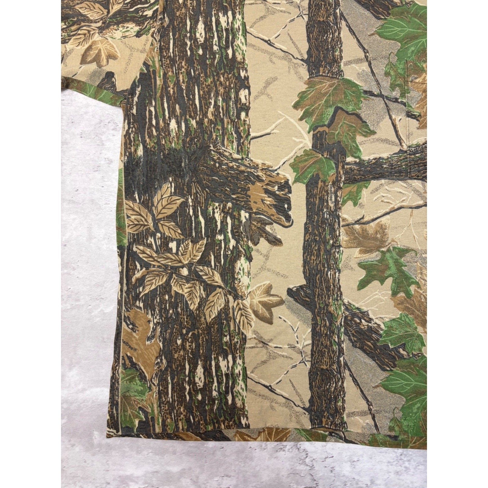 Vintage Realtree Camo Hunting T-Shirt Size Large