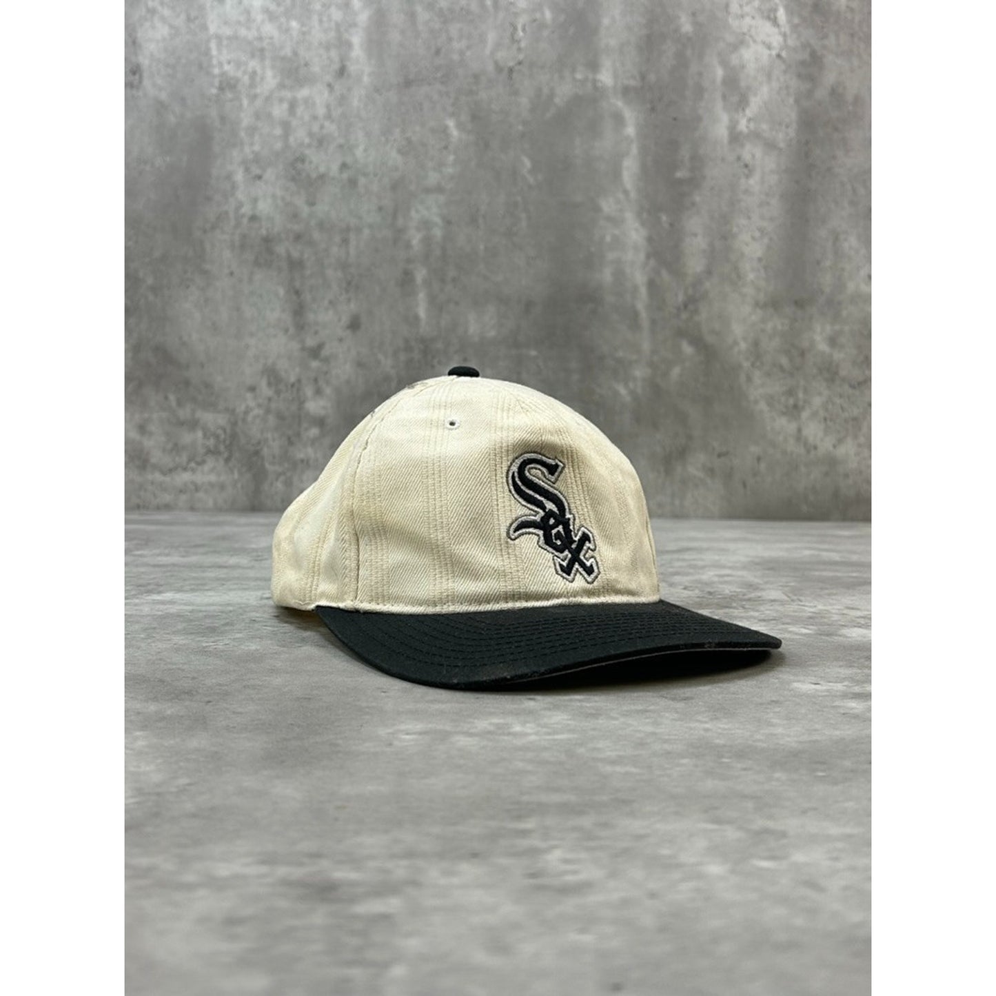 Vintage 90s Chicago White Sox MLB Embroidered Logo Starter Strapback Hat OSFA