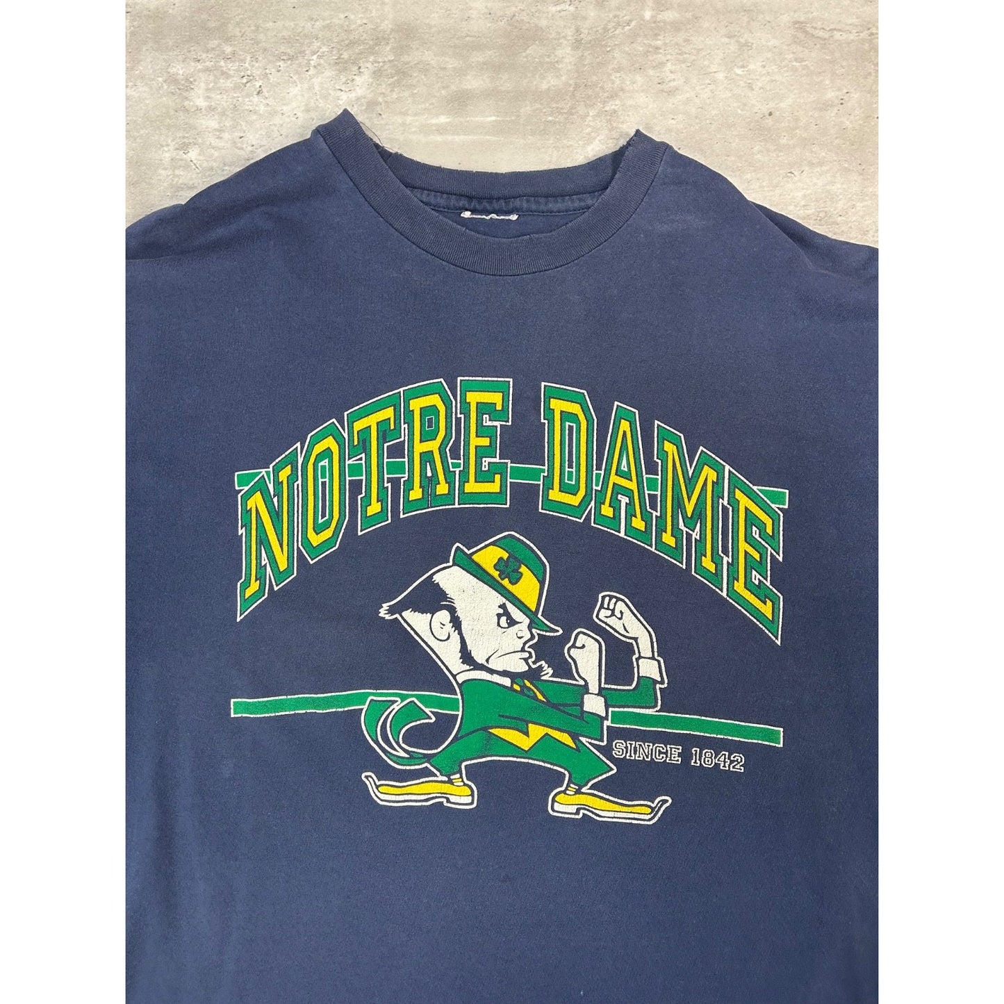 Vintage 90s Notre Dame Fighting Irish NCAA Spellout Graphic T-Shirt Size XL