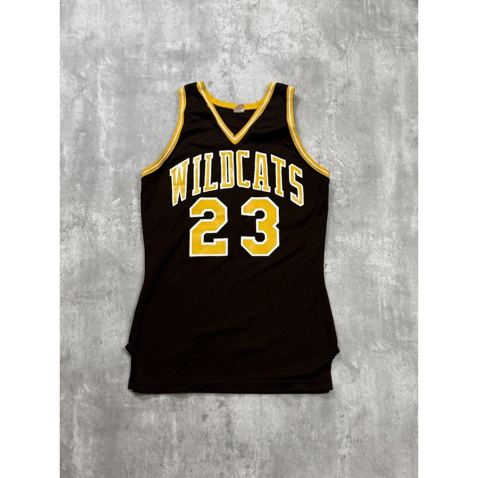 Vintage 80s/90s Wildcats #23 Collegiate Basketball Jersey Size Medium