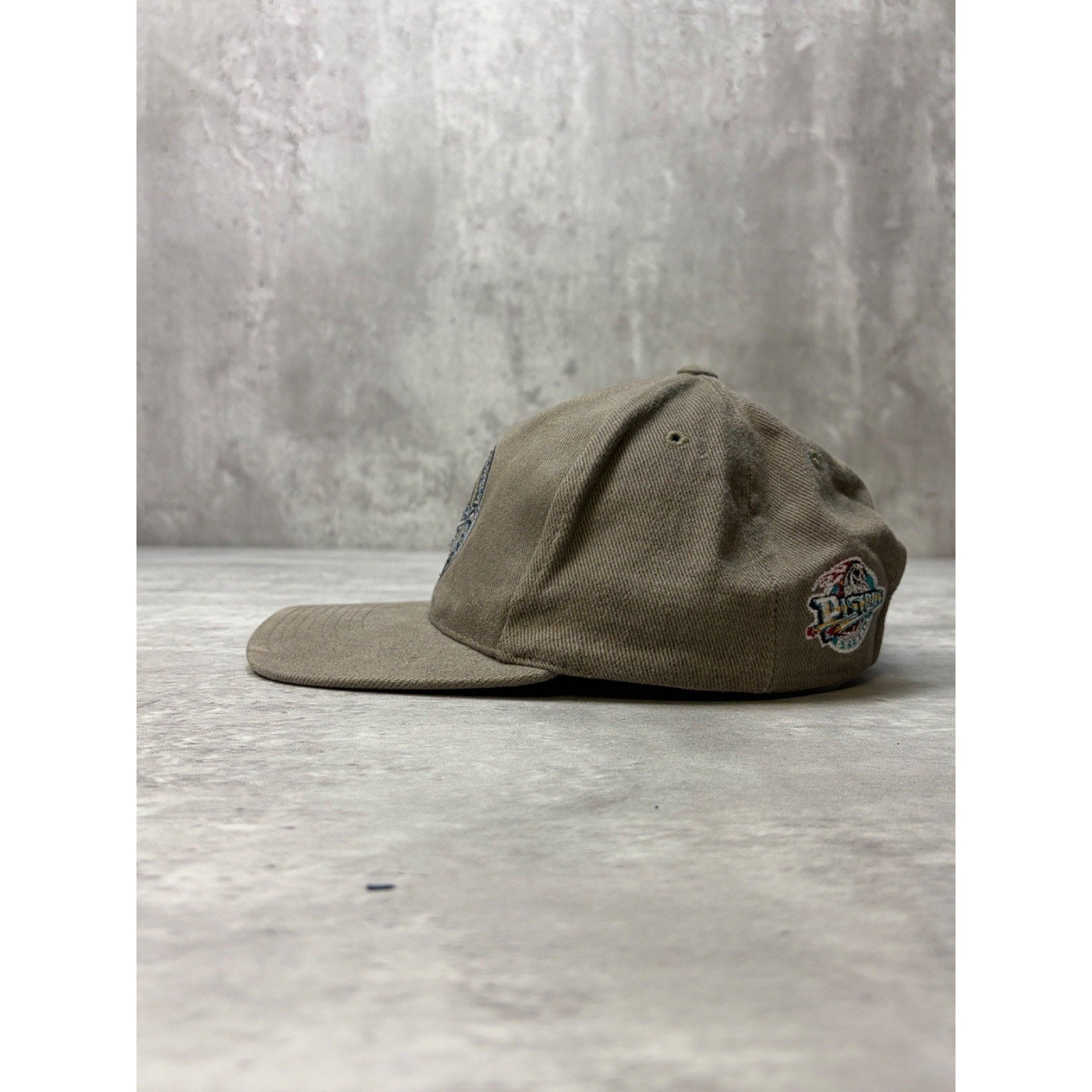 Vintage Detroit Pistons NBA Embroidered Loog Patch Strapback Hat OSFA
