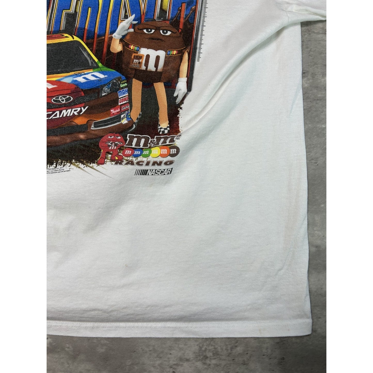 Vintage Kyle Busch #18 M&M Racing Nascar Graphic T-Shirt Size 2XL White
