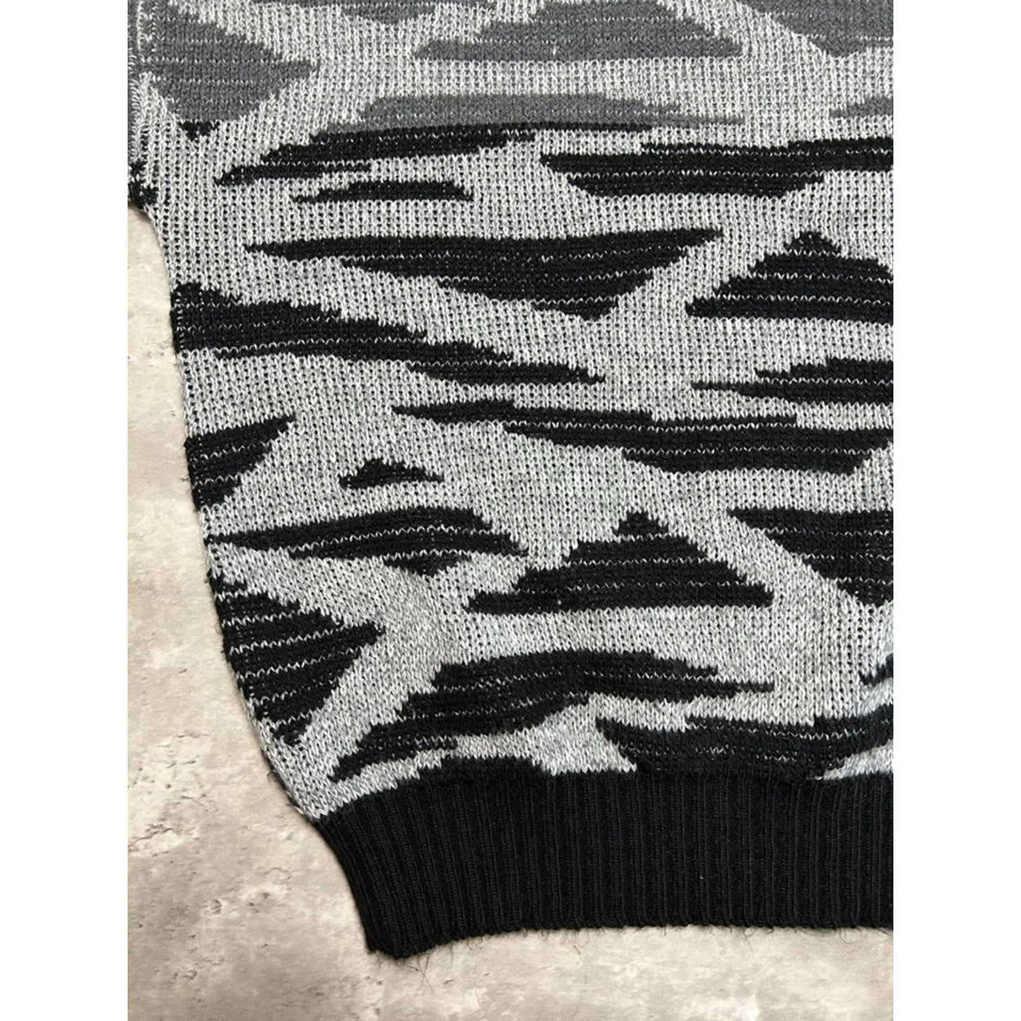 Vintage 90s Abstract Gradient Striped Pullover Ribbed Knit Sweater Size XL
